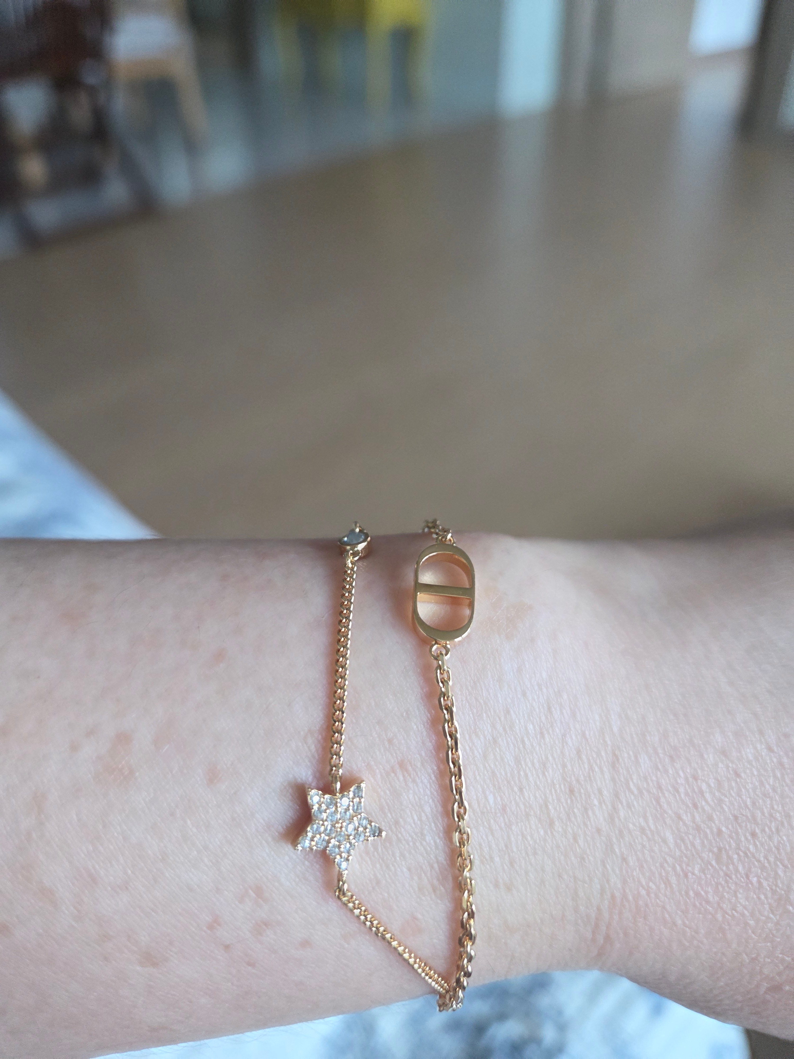 (W) Dior Petit CD Double Bracelet Gold Finish Metal White Crystals 착용 스타일
