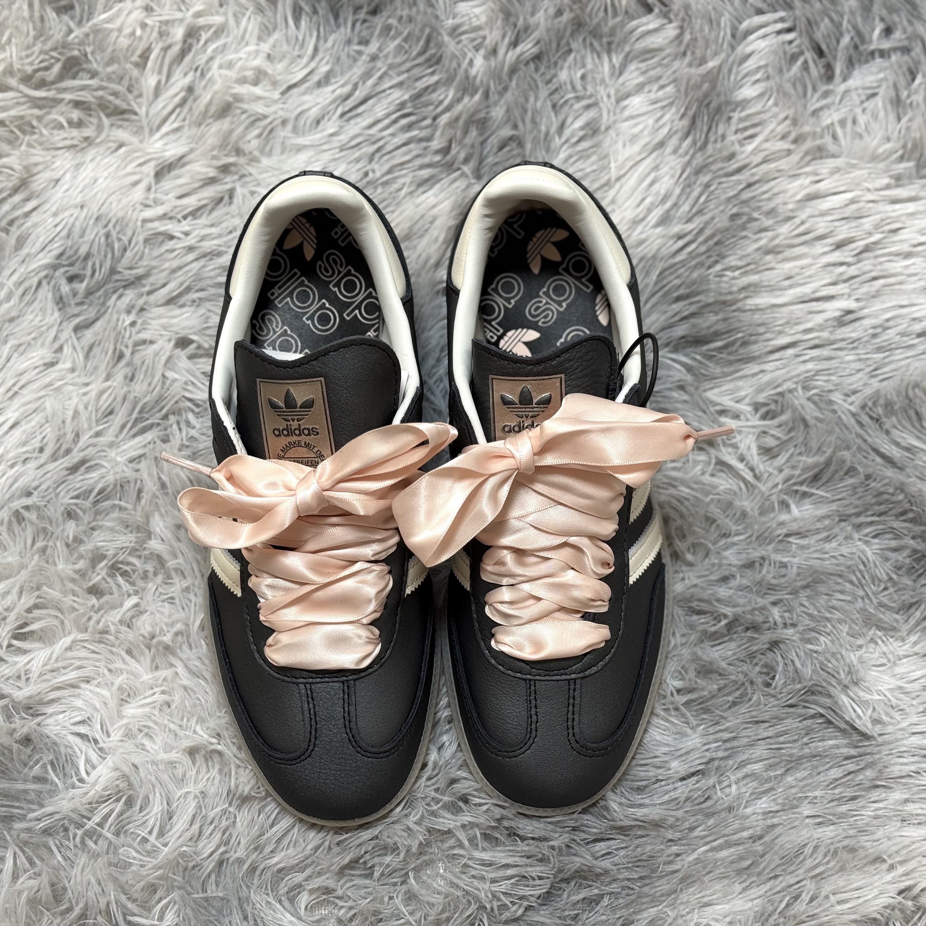 (W) Adidas Samba OG Core Black Off White 착용 스타일 - 2