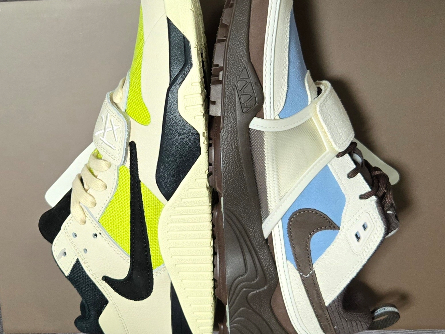Jordan x Travis Scott Jumpman Jack TR Bright Cactus, Nike x Travis Scott Zoom Field Jaxx Pale Ivory and Leche Blue 착용 스타일 - 5