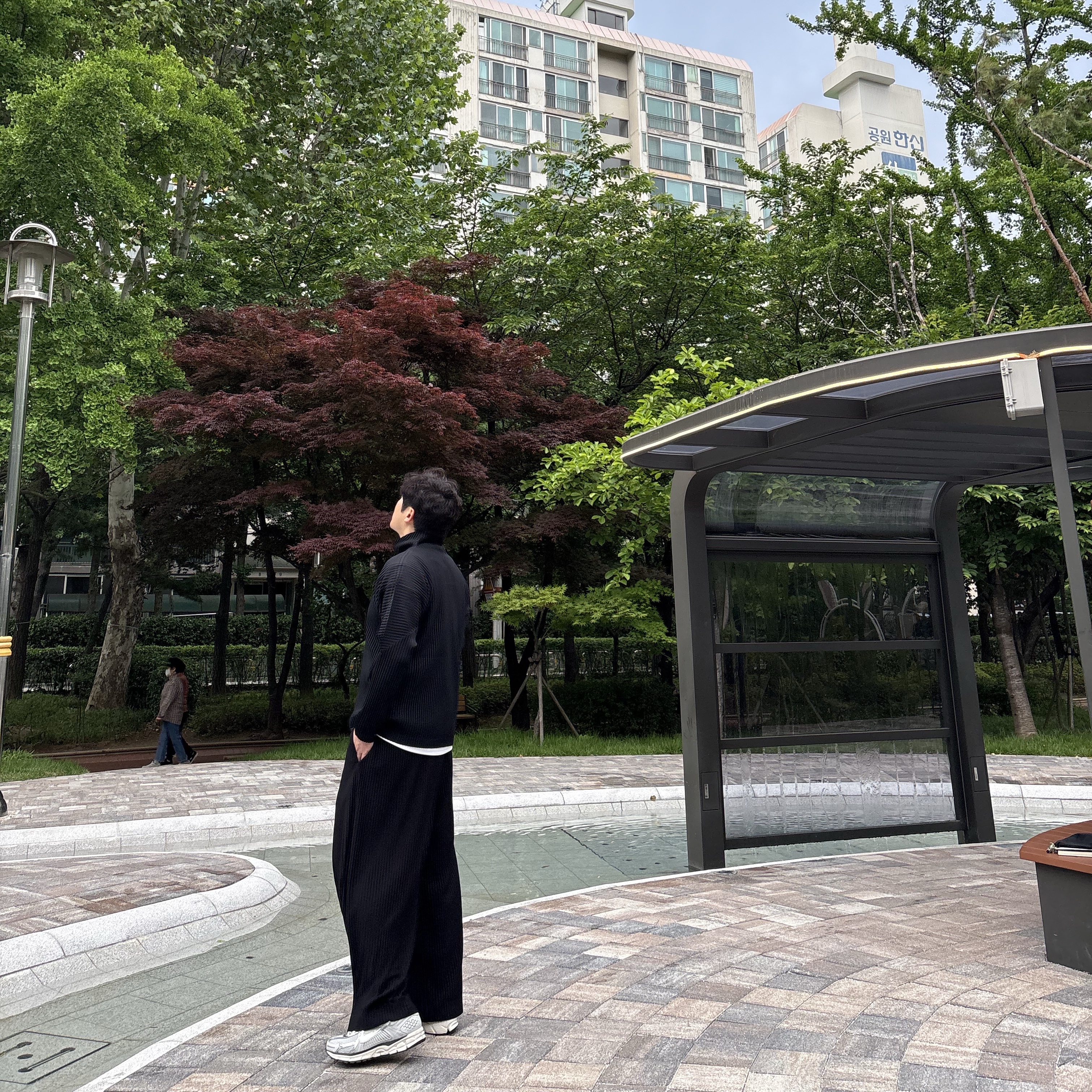 Homme Plisse Issey Miyake Basics Zip Up Jacket Black, Nike Zoom Vomero 5 Photon Dust Gridiron 착용 스타일