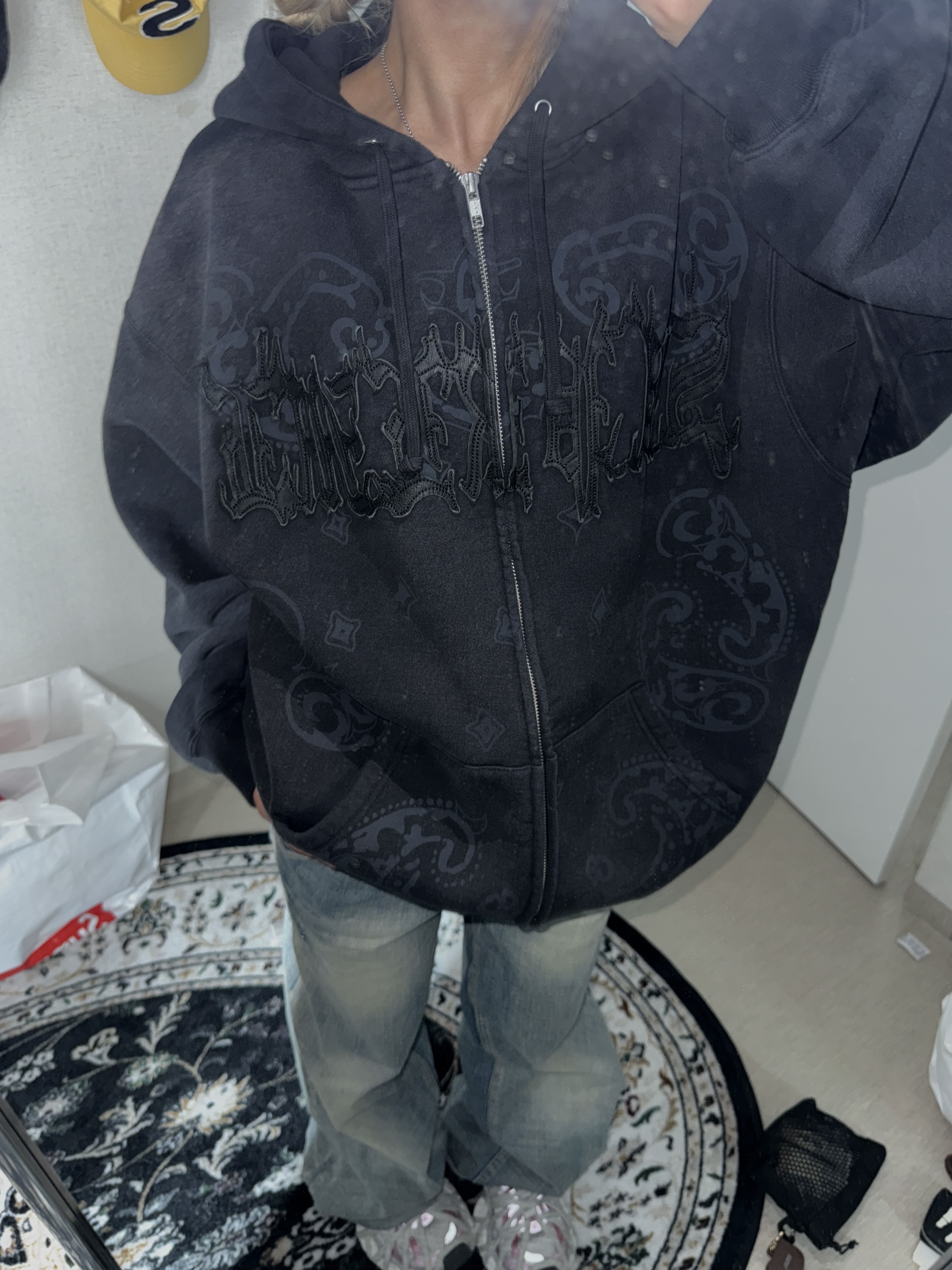 Supreme Leather Applique Zip Up Hooded Sweatshirt Black - 25SS 착용 스타일