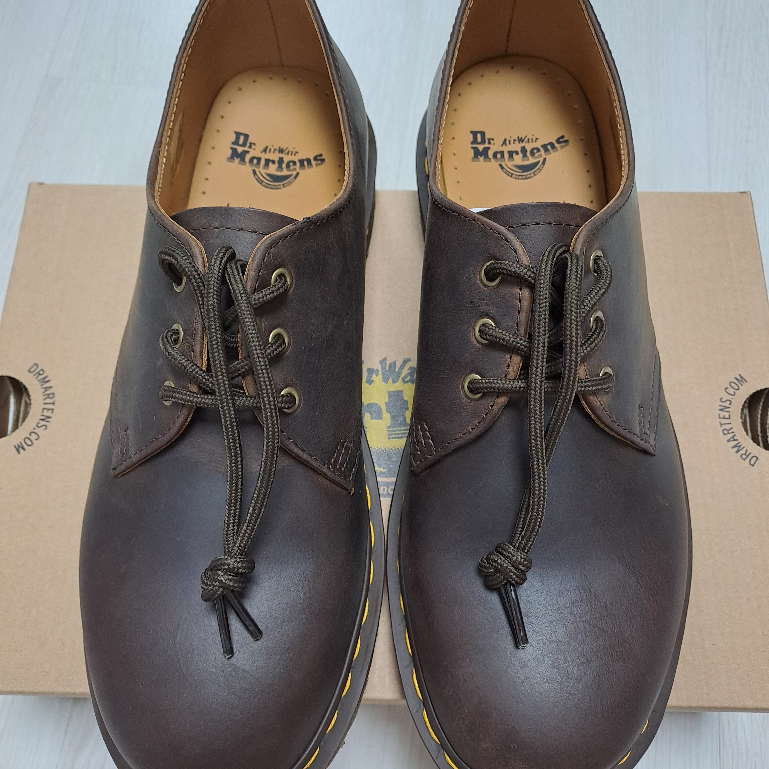 Dr. Martens 1461 Crazy Horse Dark Brown 착용 스타일 - 2