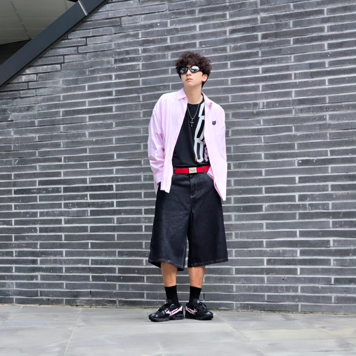 True Religion Hustle Webbing Belt Red, Mizuno Wave Rider Black Pink - Folder Exclusive 착용 스타일 - 1