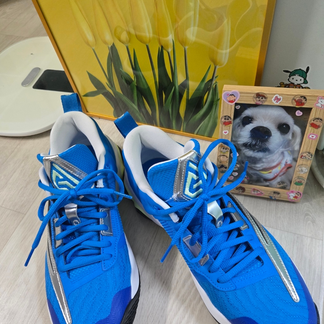 Nike Giannis Immortality 3 EP Photo Blue Barely Volt 착용 스타일