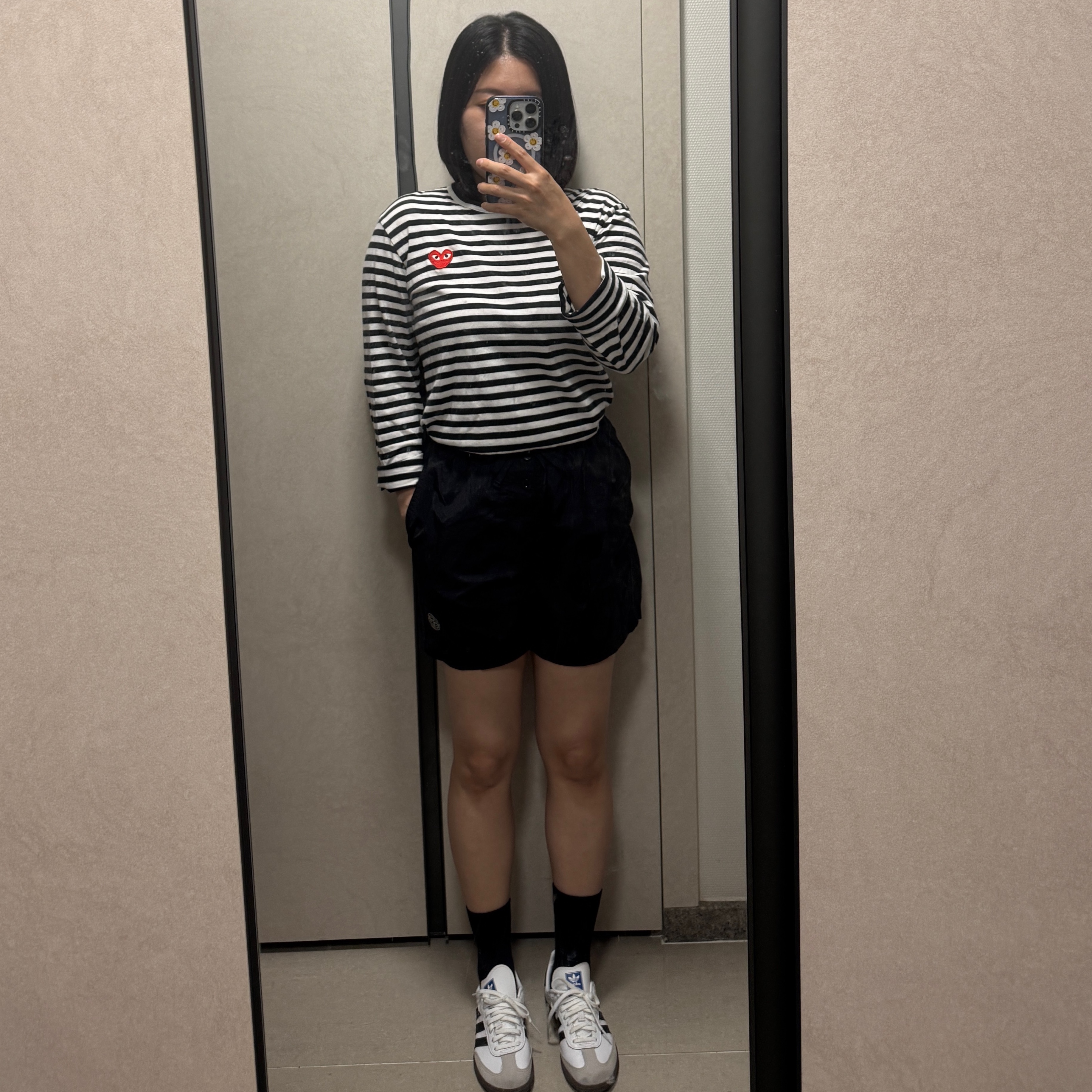 Play Comme des Garcons Striped LS T-Shirt Black White, Adidas Samba OG Cloud White 착용 스타일