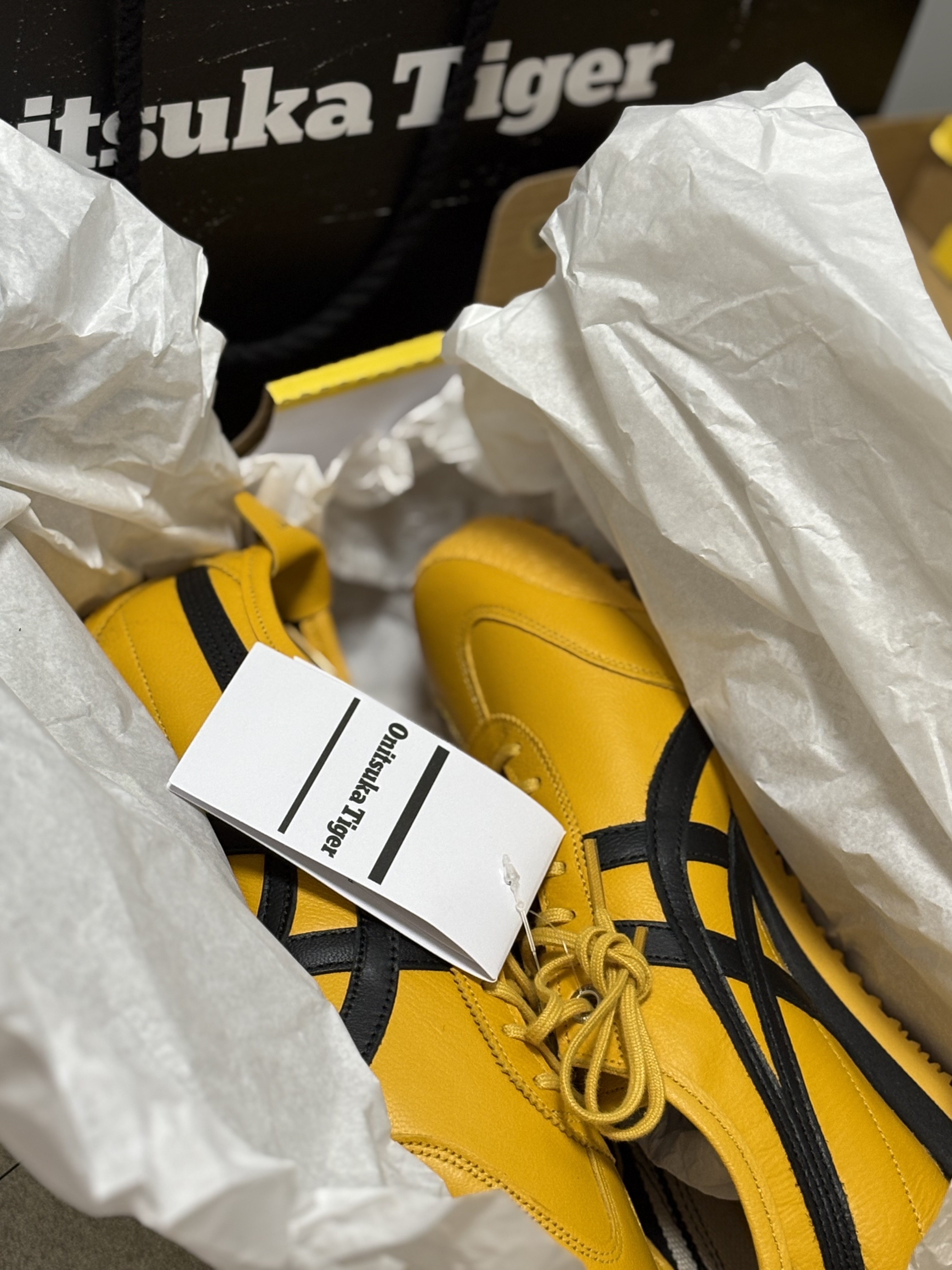 Onitsuka Tiger Mexico 66 SD Yellow Black 착용 스타일 - 1