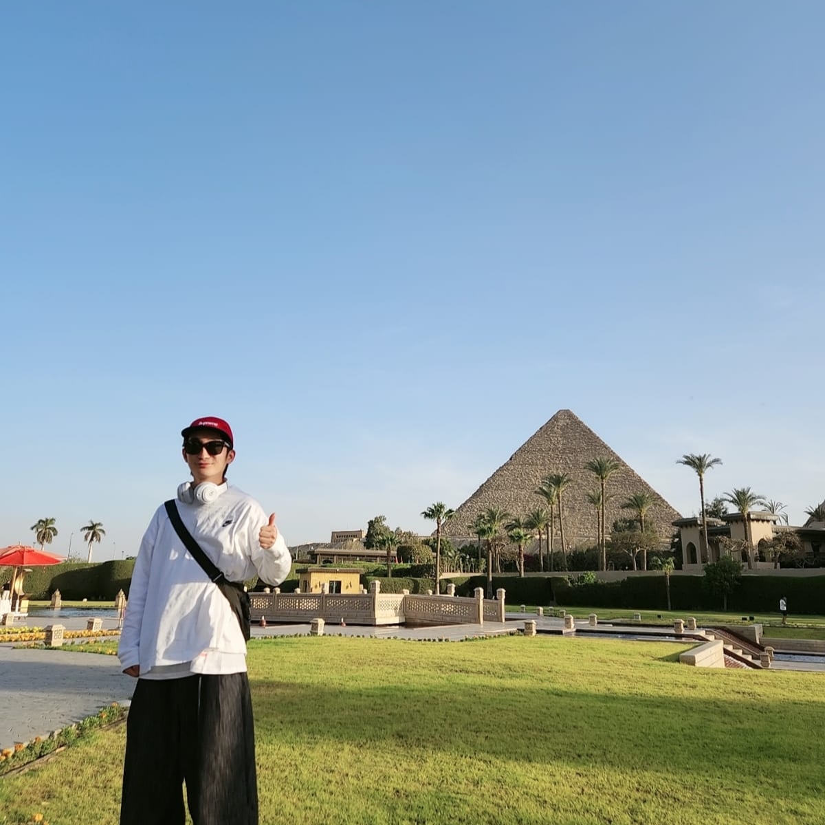 Nike x Peaceminusone LS T-Shirt White (DR0098-100), Supreme 2-Tone Camp Cap Red - 23FW 착용 스타일 - 1