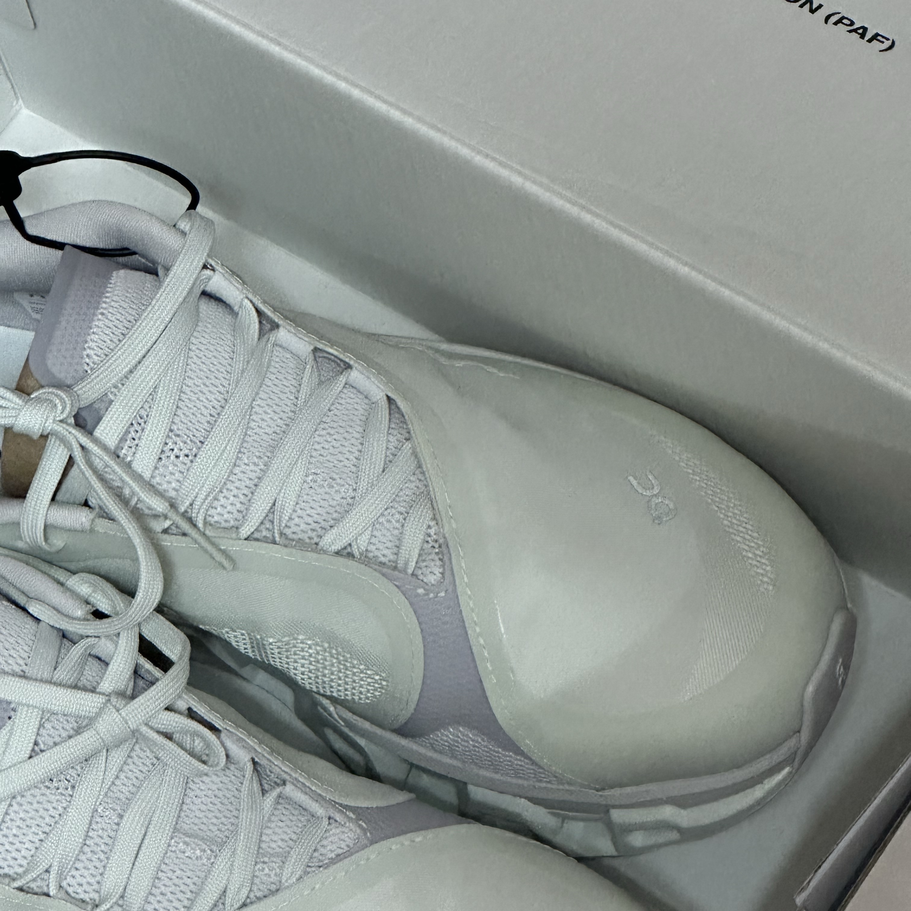 On Running x Post Archive Faction (Paf) Cloudmonster 2 Vapor Frost 착용 스타일 - 1