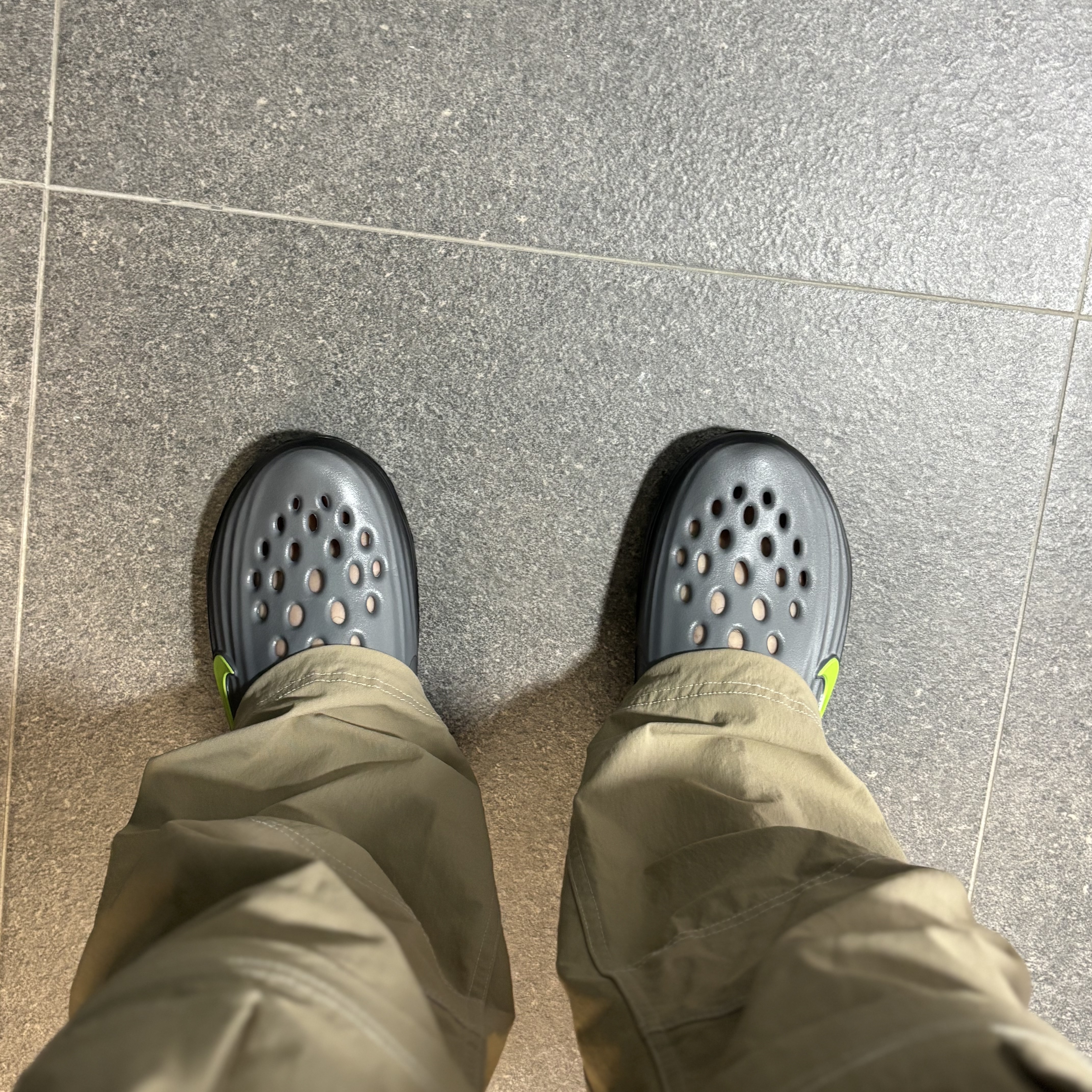 Nike ReactX Rejuven8 Black Cool Grey 착용 스타일