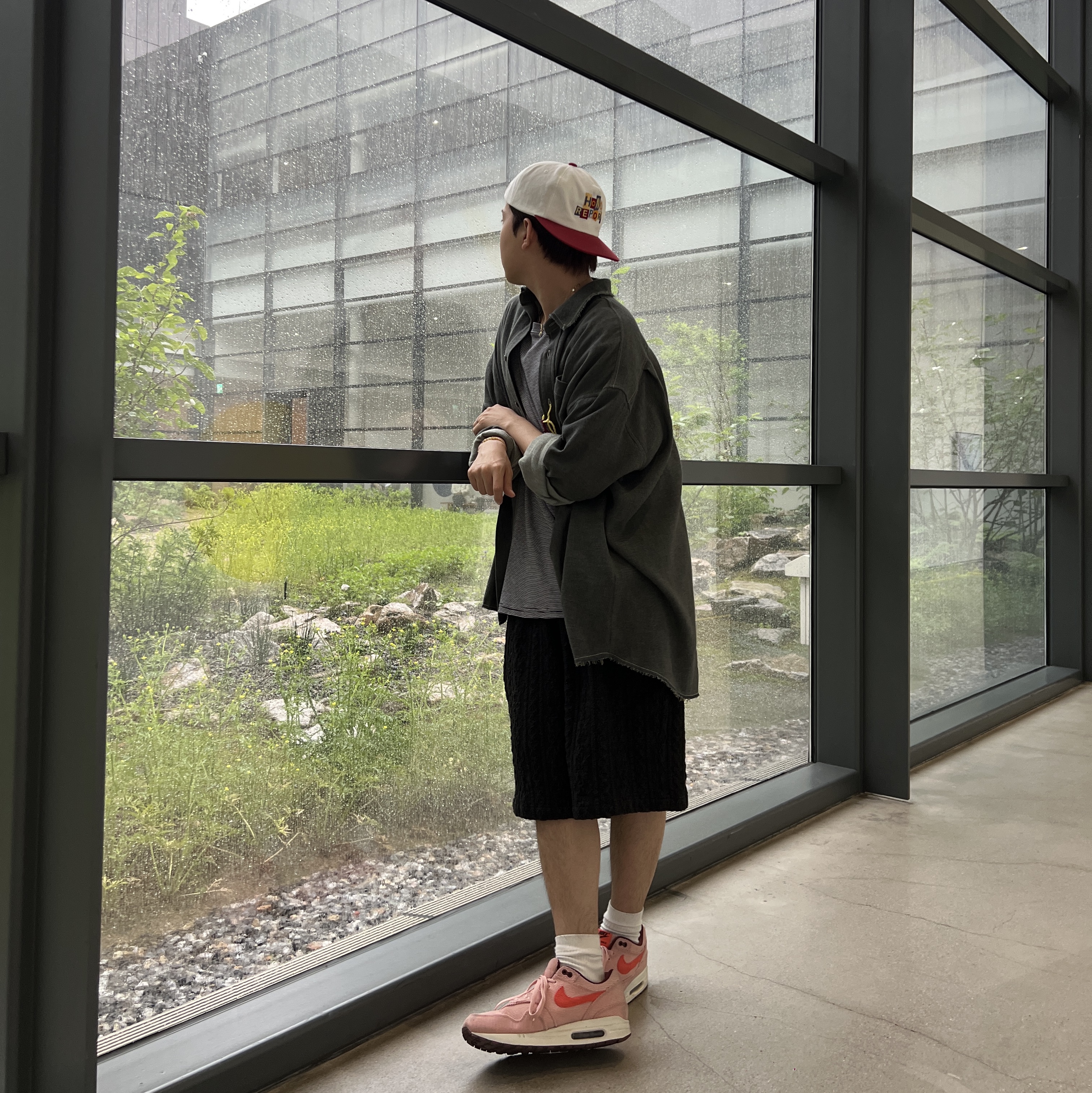 Hono Report Oversized Shirts Faded Denim, Hono Report Block Logo Cap Red White 착용 스타일