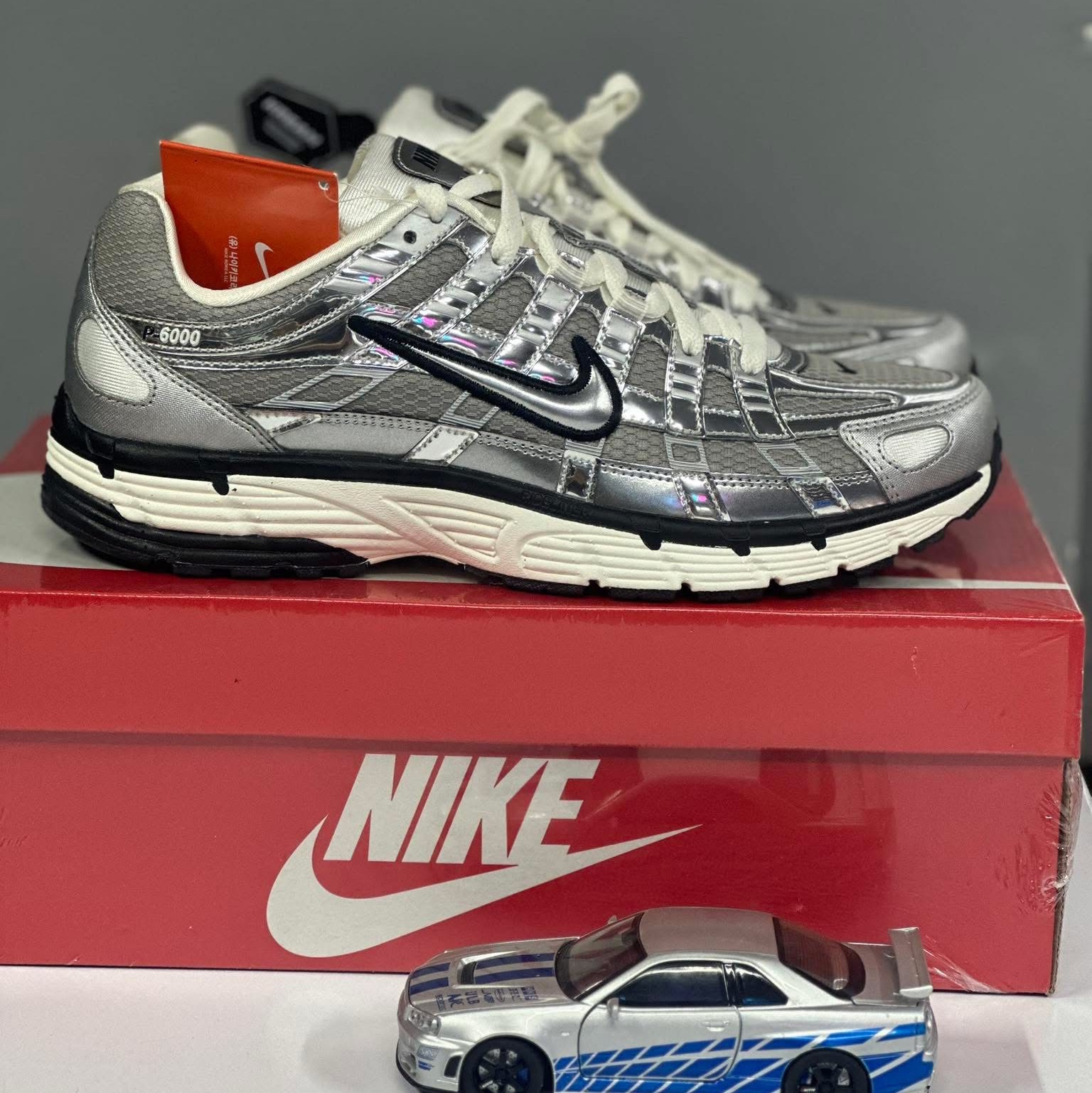 Nike P-6000 Metallic Silver 착용 스타일 - 2