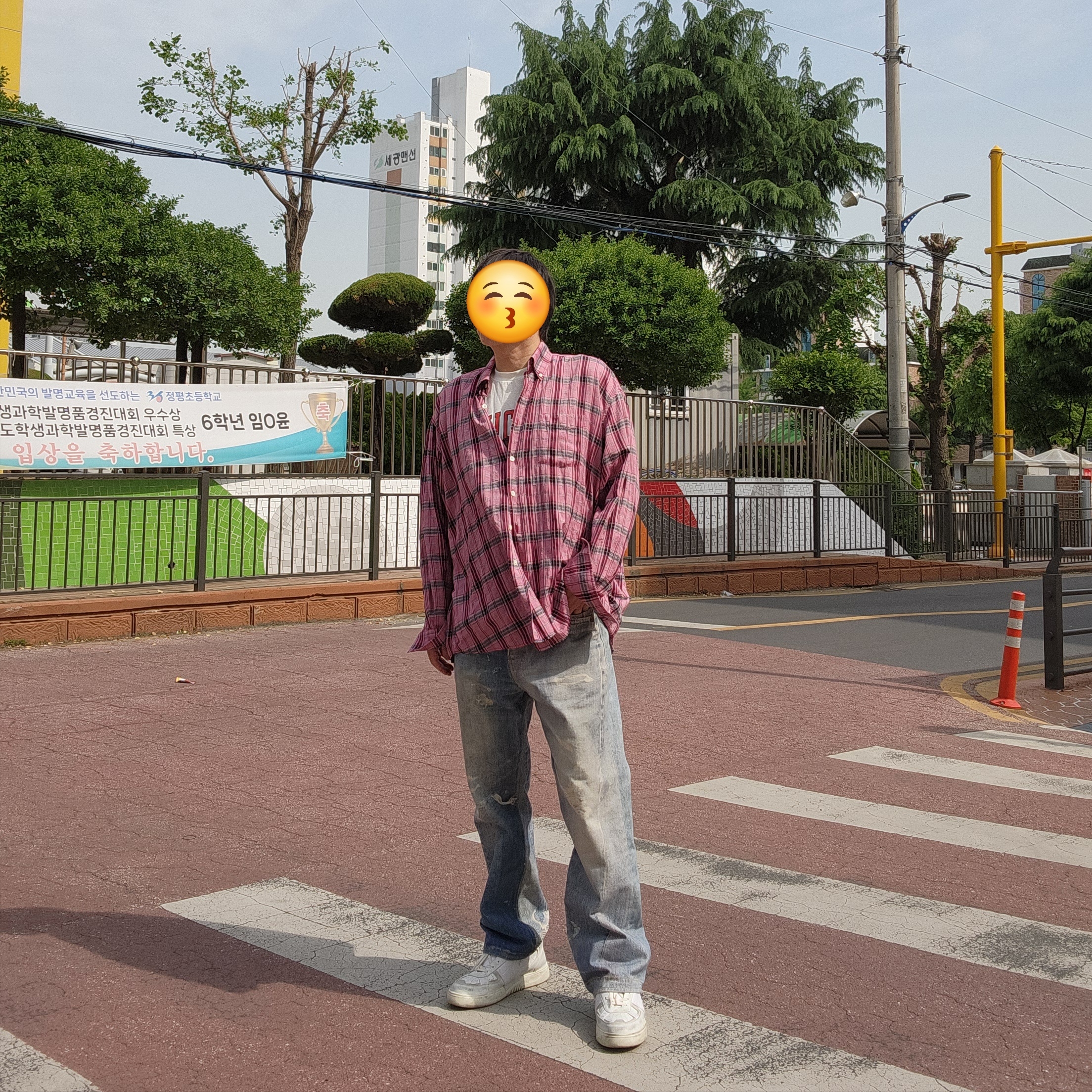 Our Legacy Borrowed BD Shirt Cerise Memory Check, Our Legacy Third Cut Digital Denim Print 착용 스타일