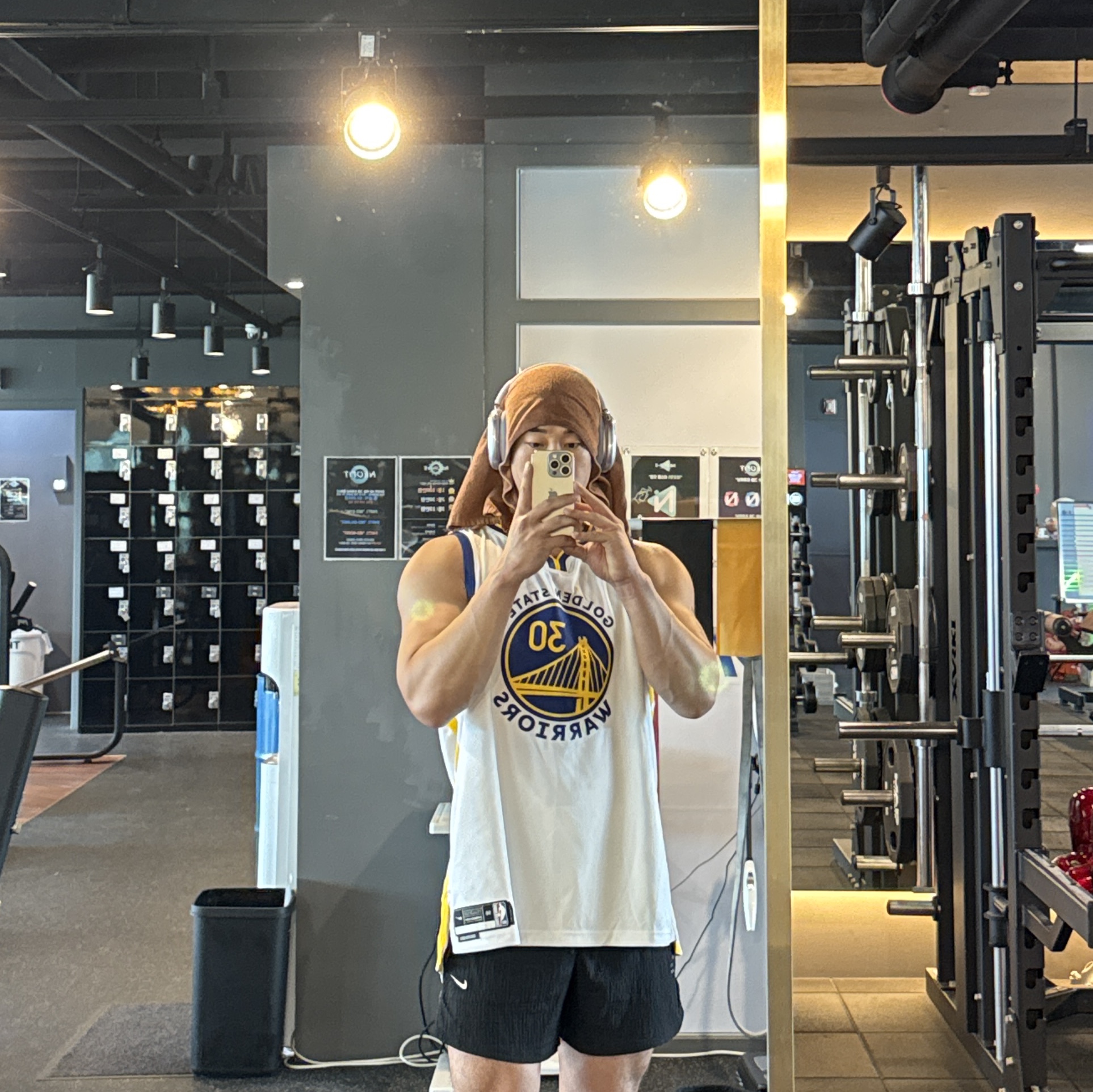 Nike Stephen Curry Golden State Warriors Association Edition 2022/23 NBA Swingman Jersey White 착용 스타일 - 2