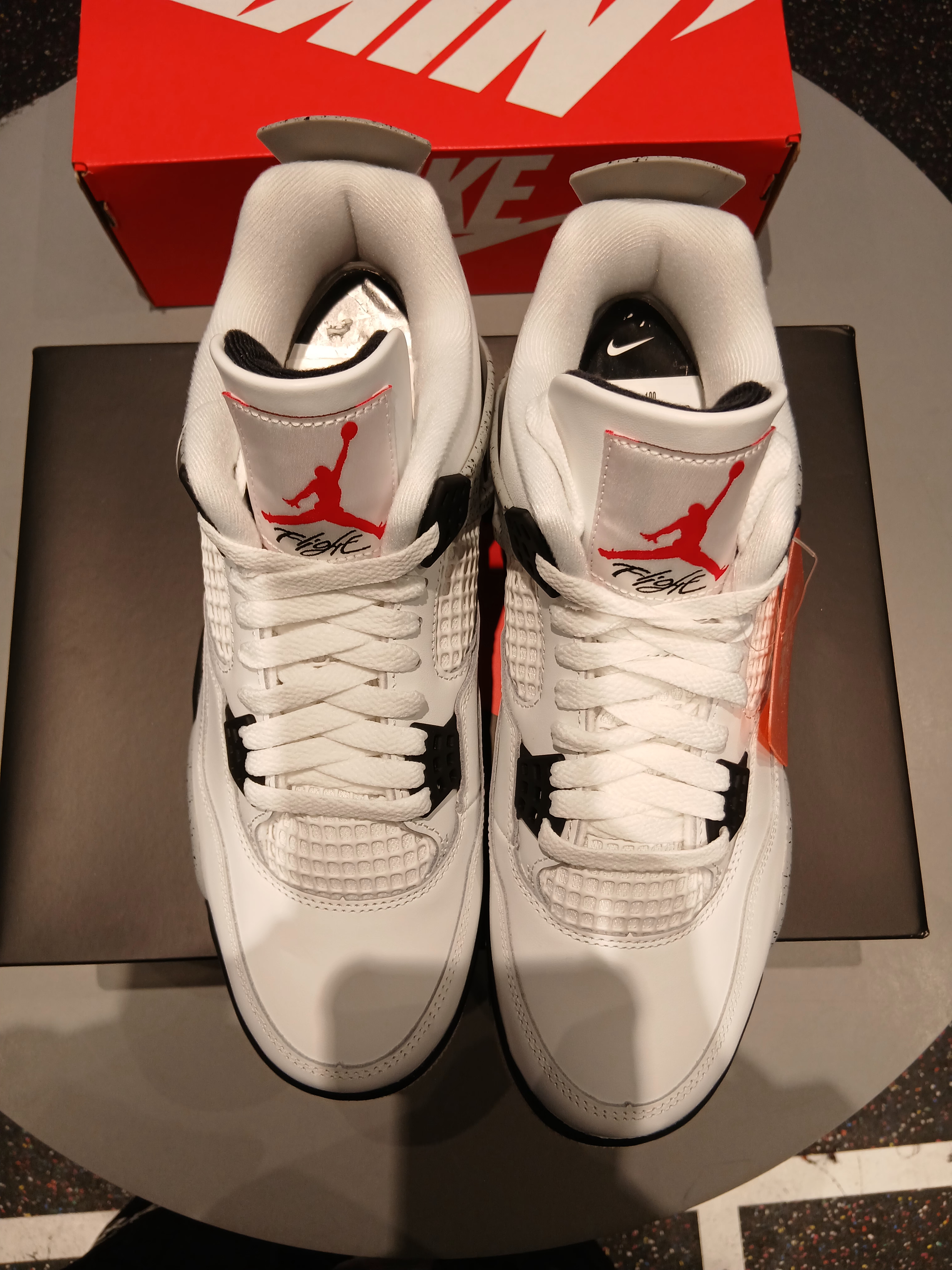 Jordan 4 Retro OG White Cement 2025 착용 스타일 - 6