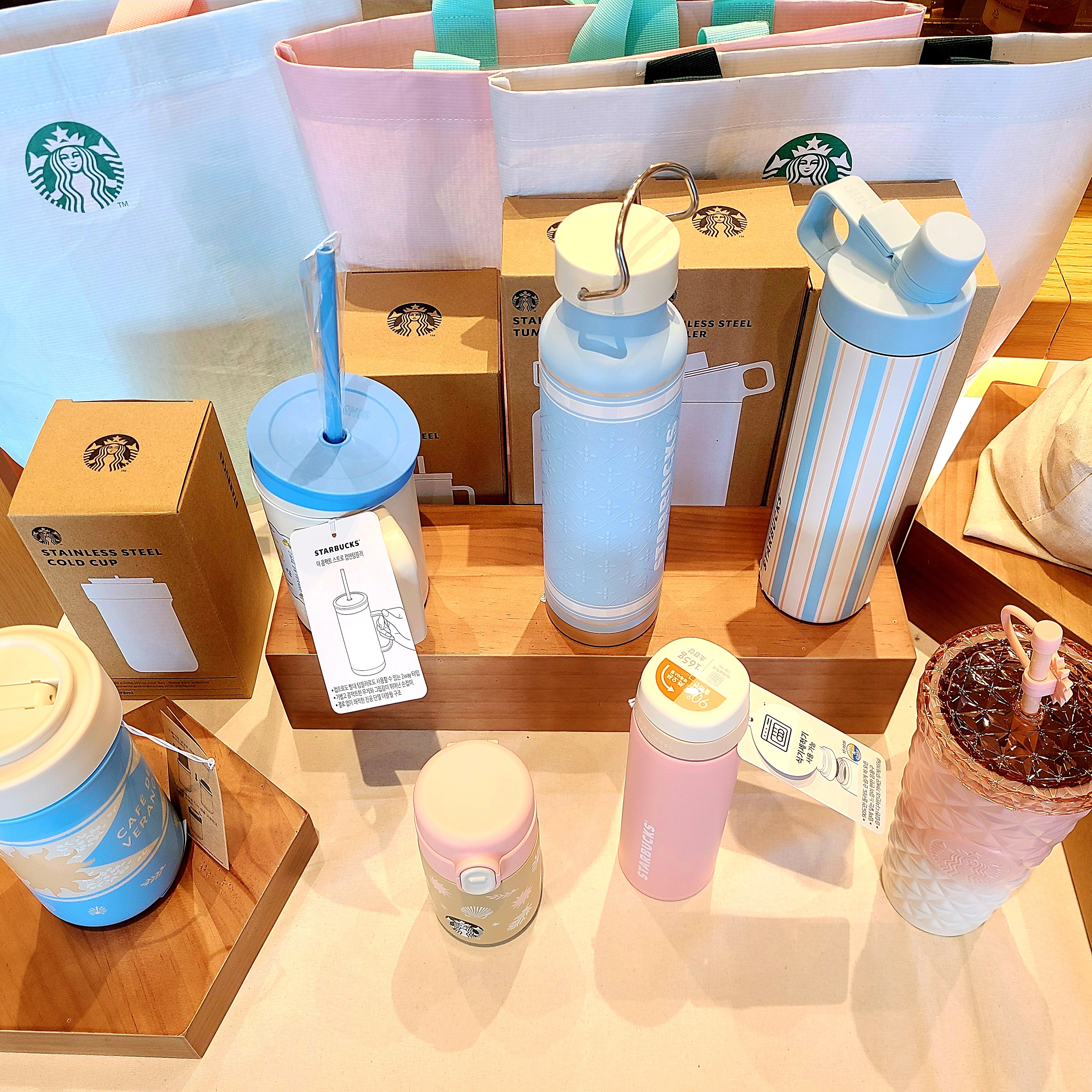 Starbucks Summer Breeze Mug 256ml, Starbucks Summer Breeze Bearista Keychain Beige 착용 스타일 - 8