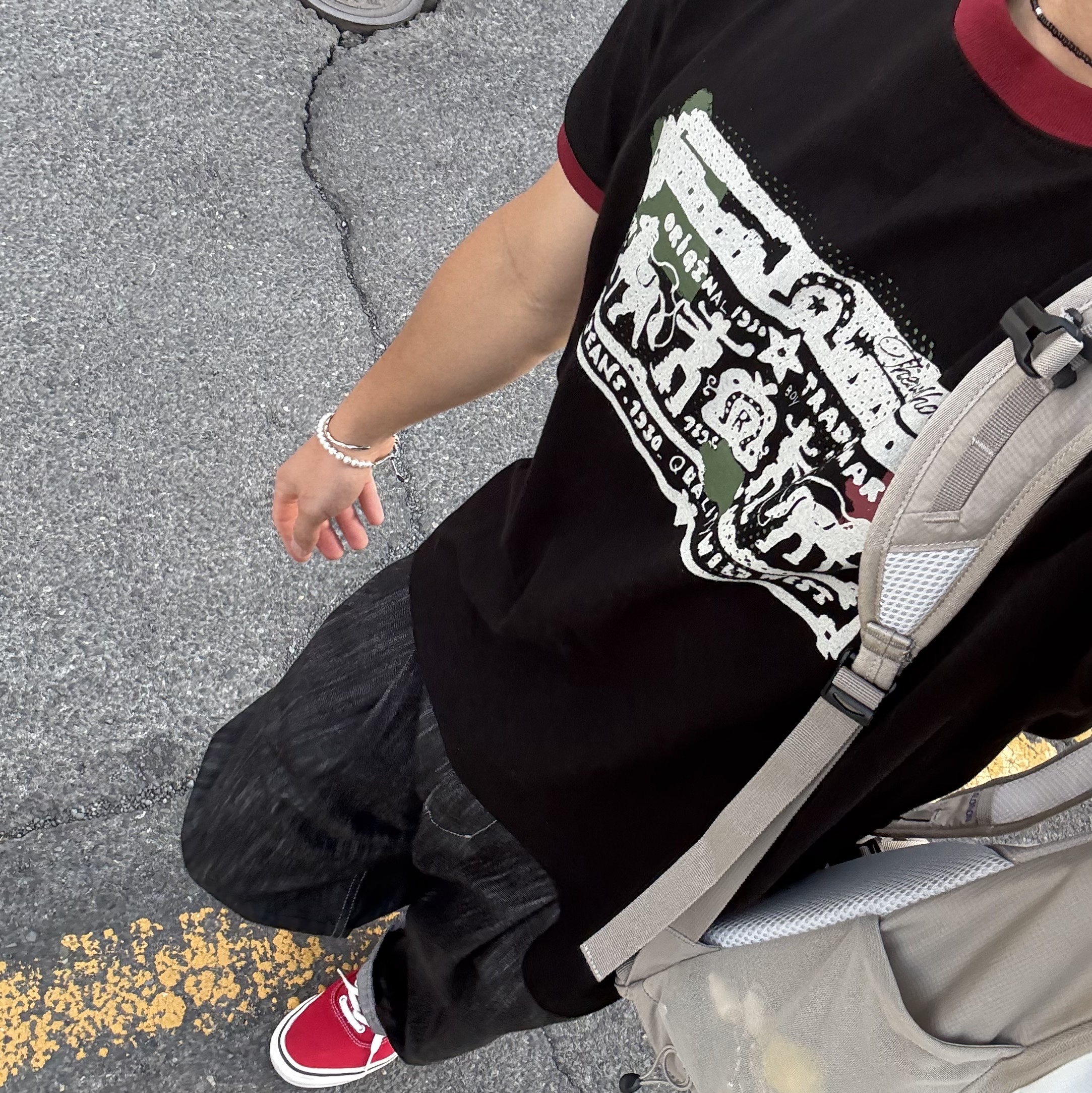 Vans Authentic 44 DX Anaheim Factory Racing Red, Salomon Trailblazer 10 Grey 착용 스타일 - 1