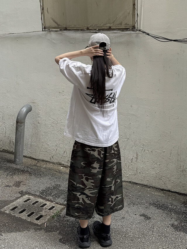 Supreme Pigment S Logo 6-Panel Black - 24FW, Stussy World Tour T-Shirt White 2023 착용 스타일 - 4