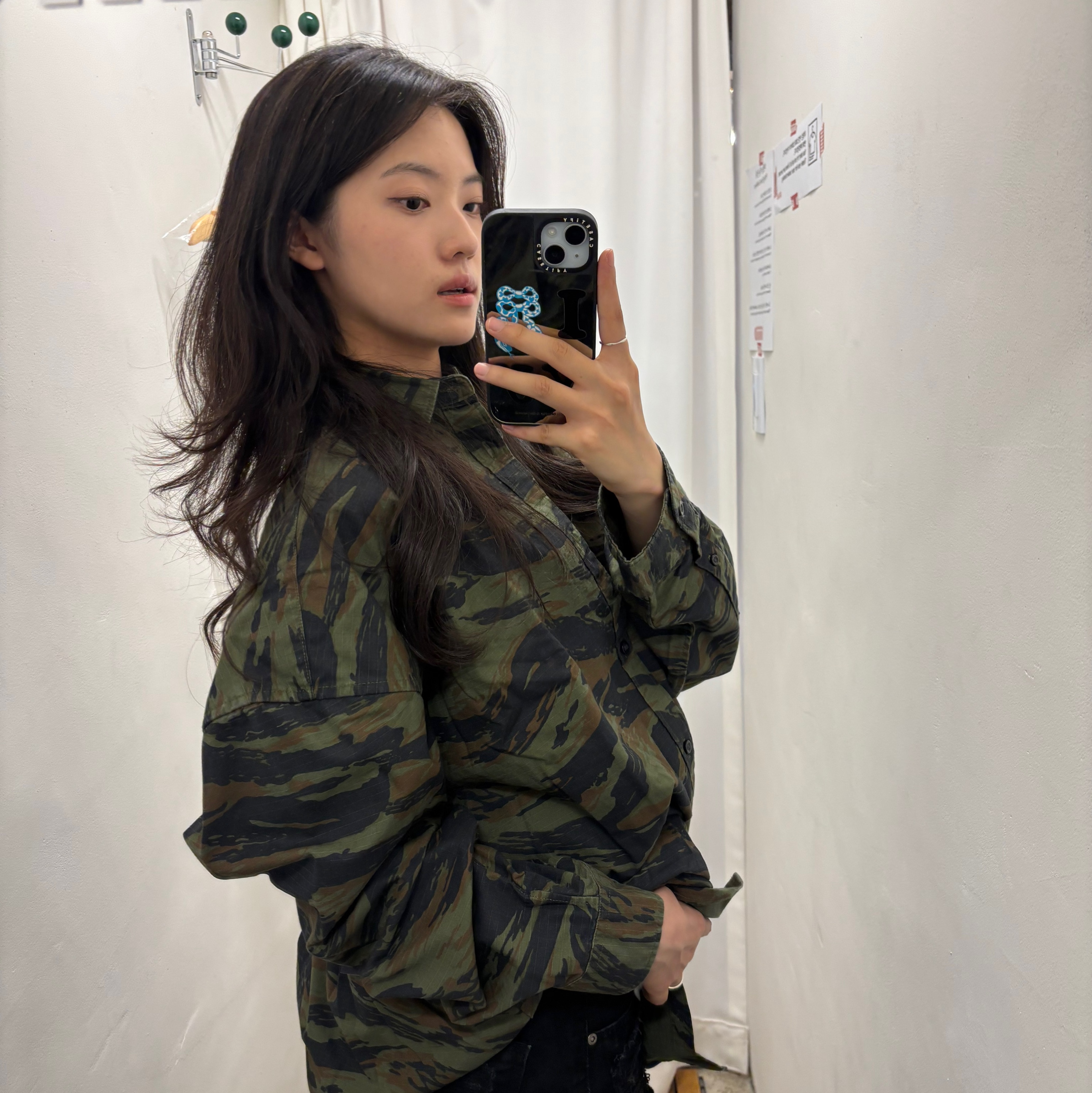 Palace x Gap Oxford Drop Shoulder White - 24SS, Palace x Gap Oxford Drop Shoulder Camo - 24SS 착용 스타일 - 2