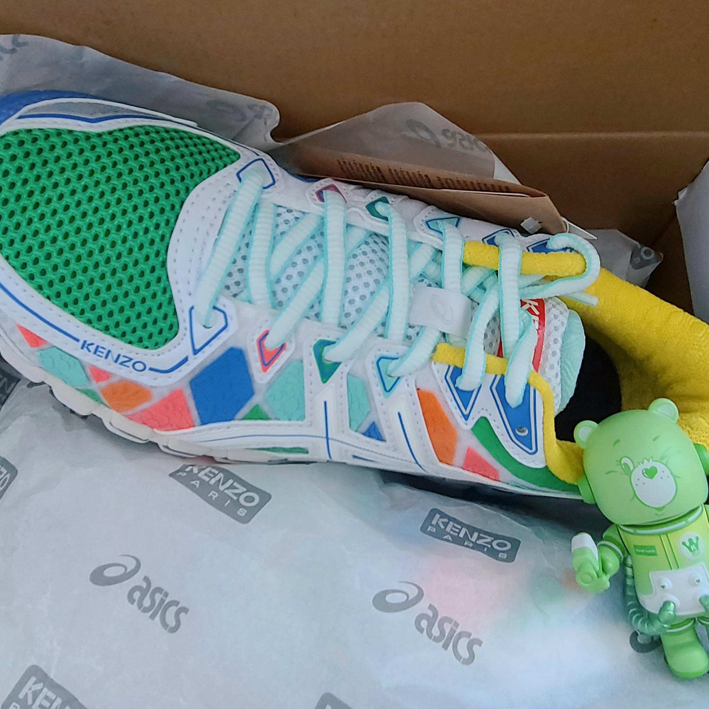 Asics x Kenzo Gel-Kayano 20 by Nigo Multi White, Pop Mart Mega Space Molly Series 3 Good Luck Bear (Opened Case) 착용 스타일 - 1