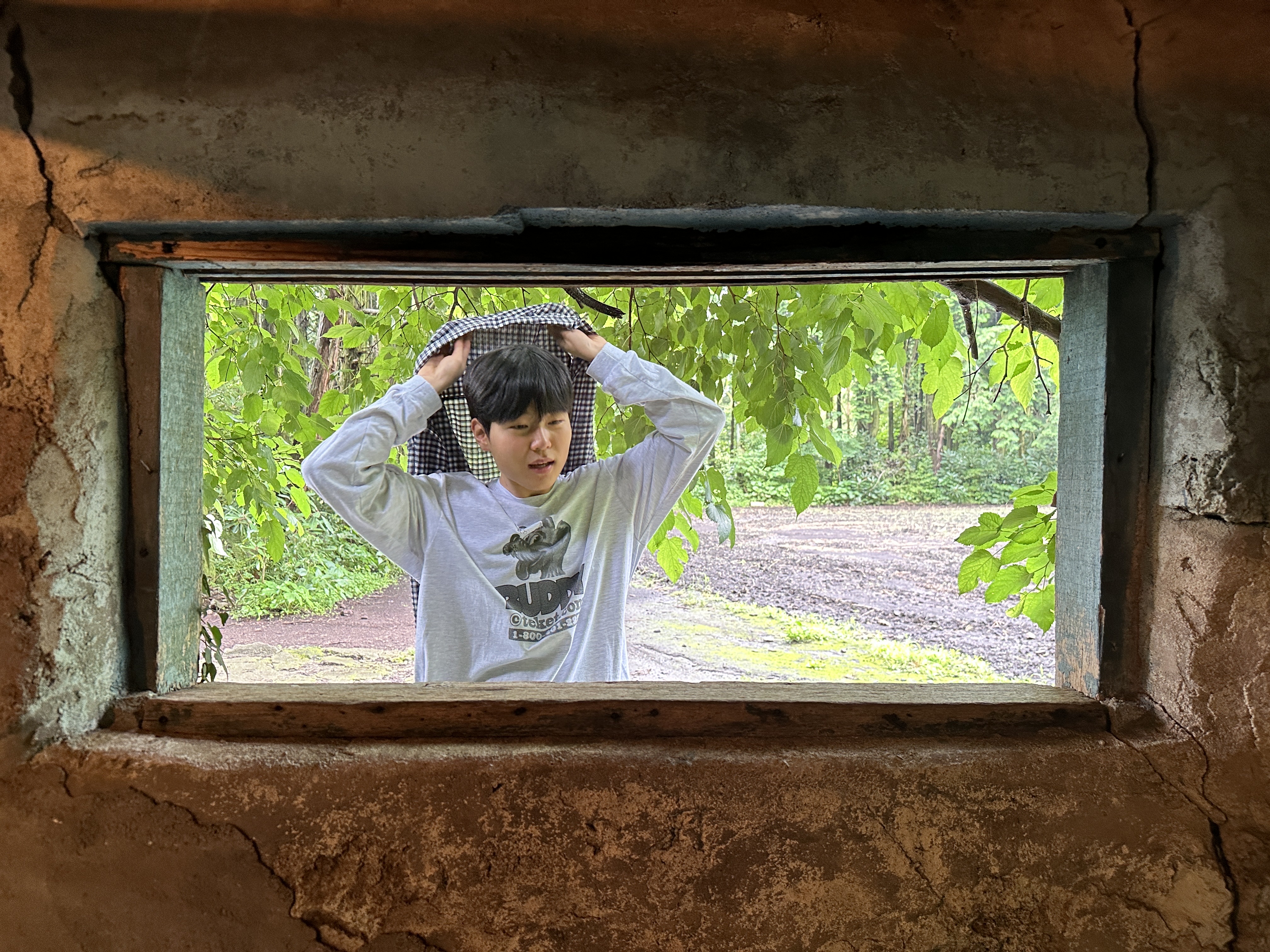 BDNS x Teket Videokids Sweatshirt Melange Gray 착용 스타일