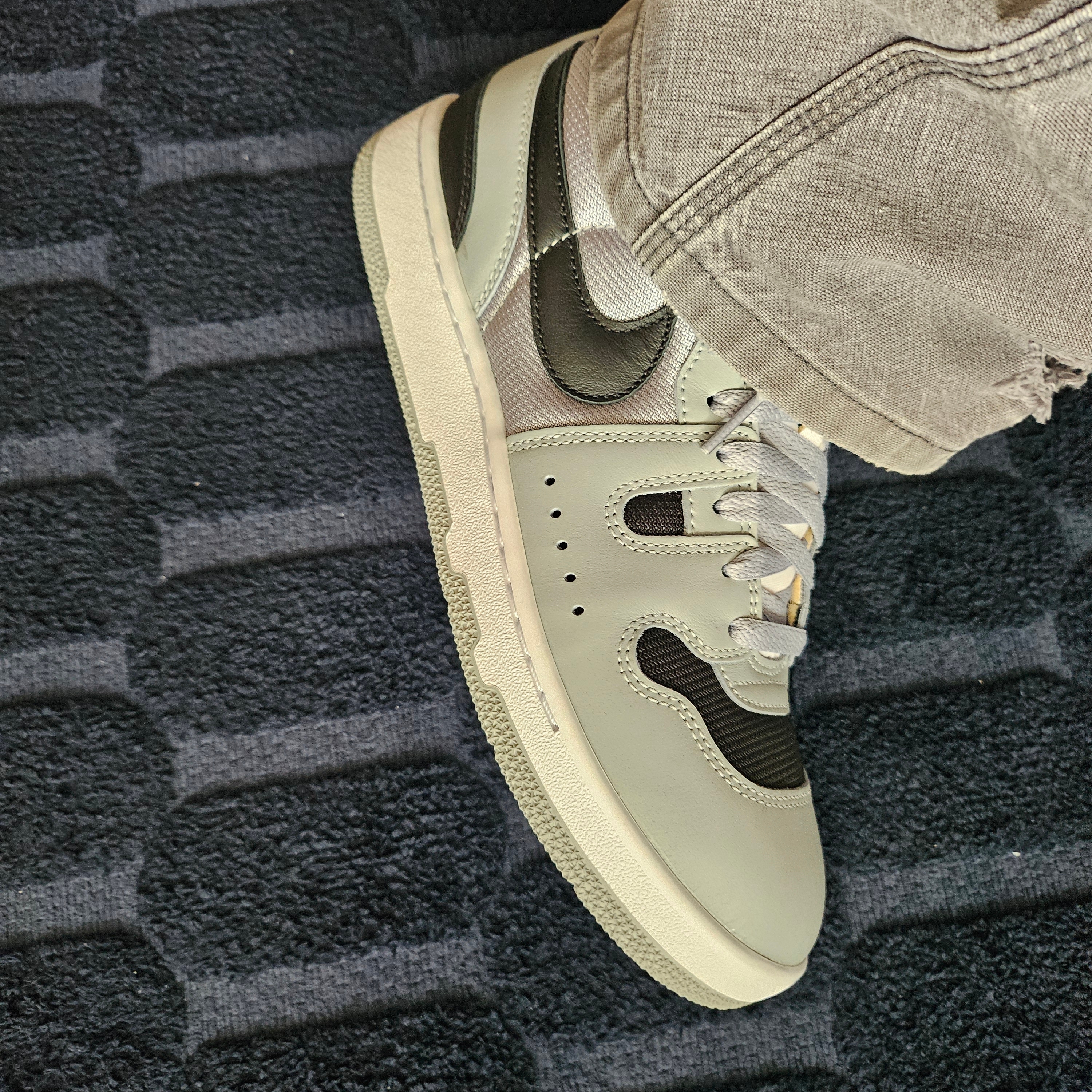 Nike Mac Attack QS SP Light Smoke Grey 착용 스타일 - 5
