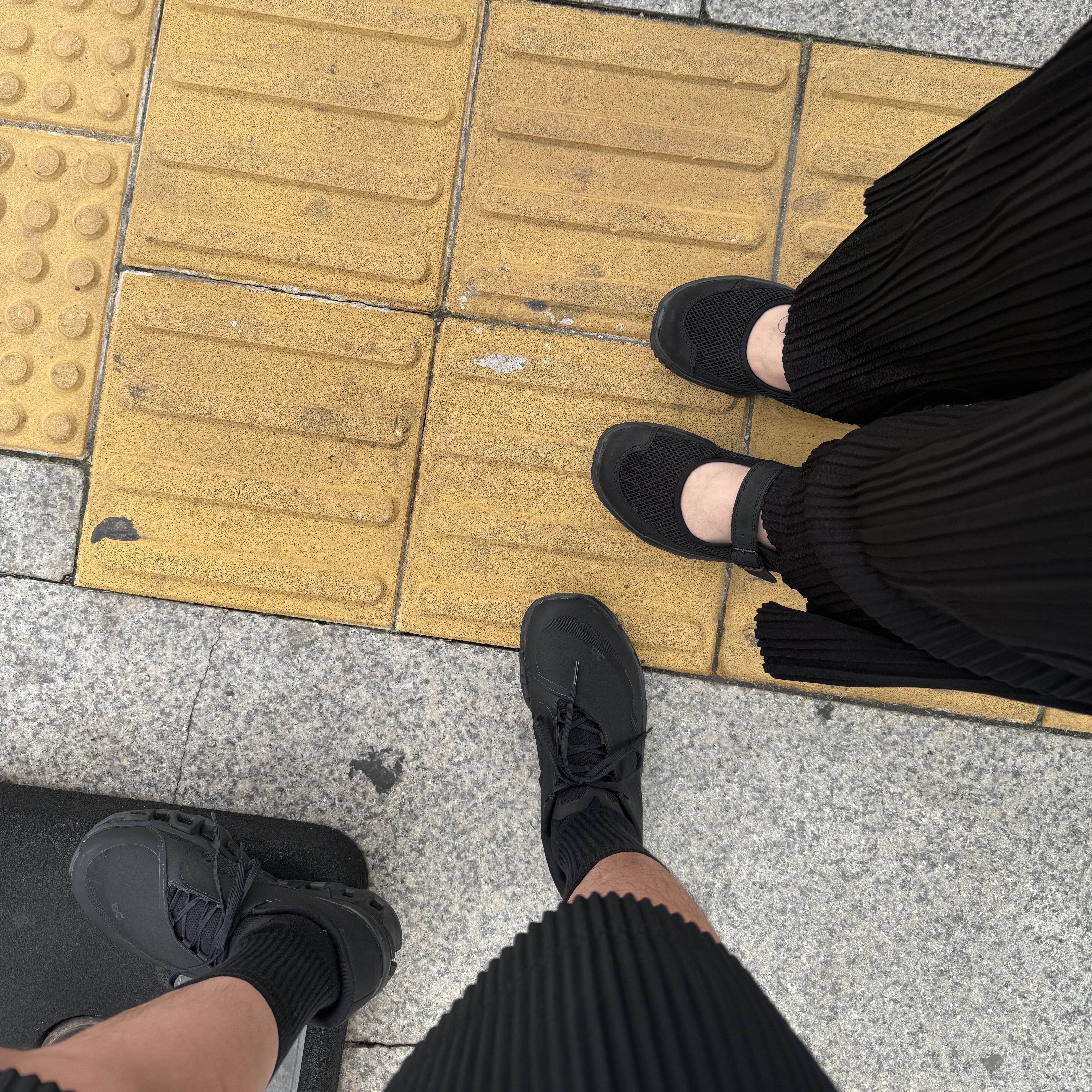 On Running x Post Archive Faction (Paf) Cloudmonster 2 Black Magnet, Salomon RX Marie Jeanne Black 착용 스타일