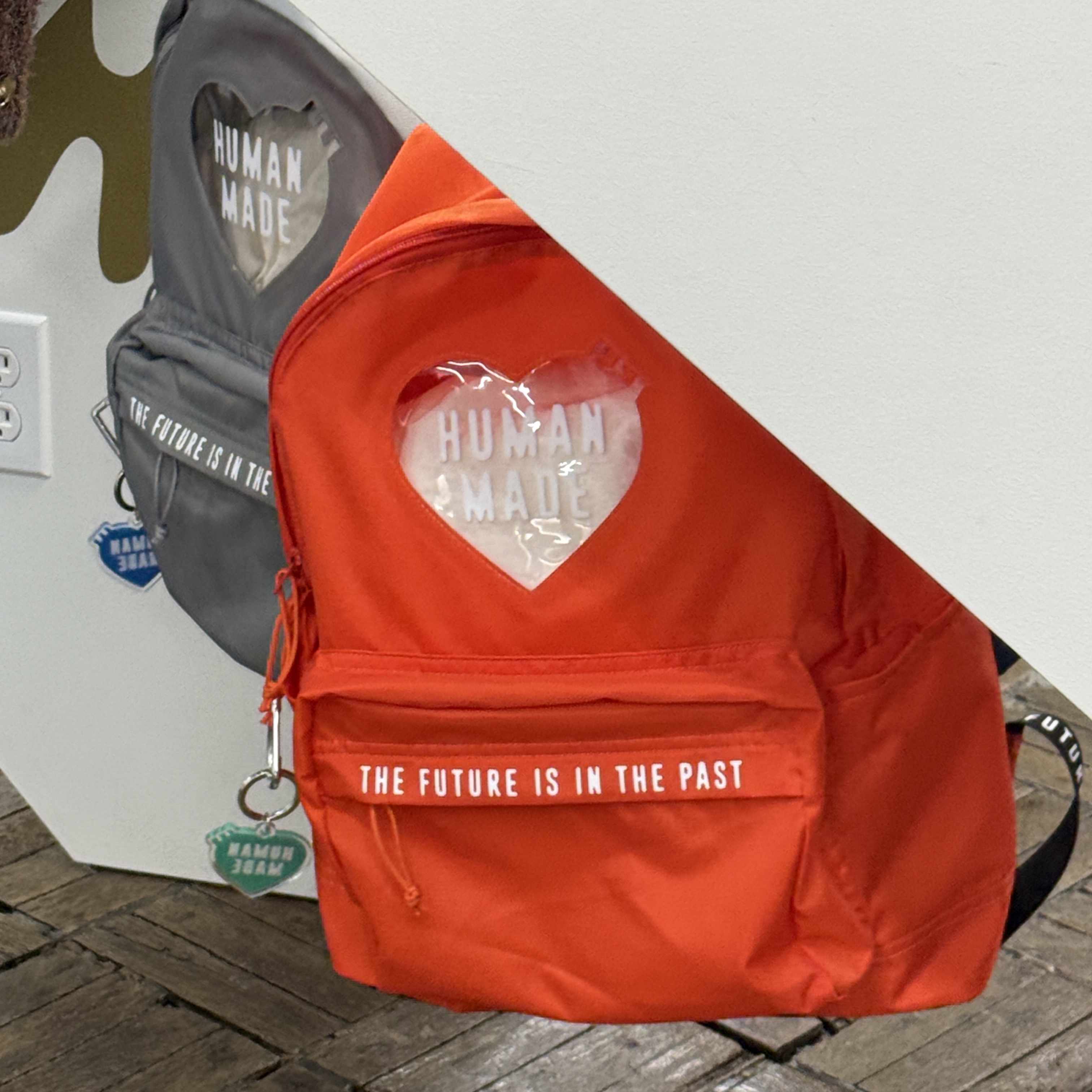 Human Made Backpack Gray, Human Made Backpack Orange 착용 스타일 - 1
