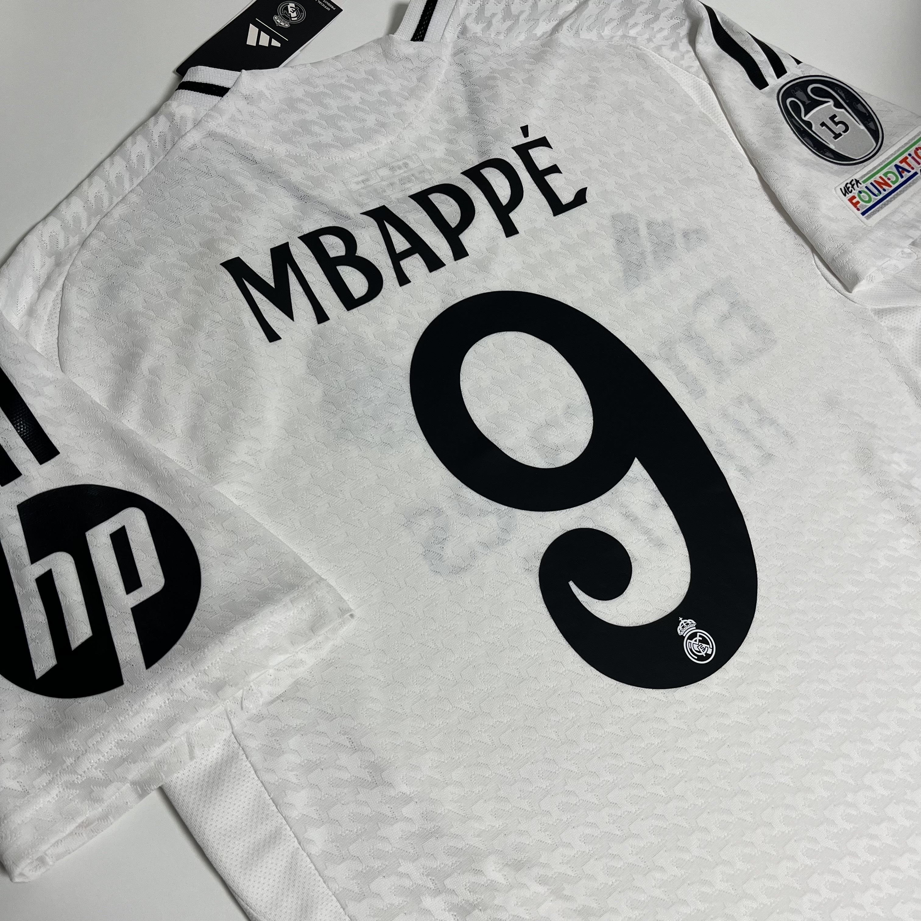 Adidas Real Madrid 2024/25 Home Jersey White - KR Sizing (Non Marking Ver.), Adidas Real Madrid 2023/24 Home Jersey White - US Sizing (Non Marking Ver.) 착용 스타일 - 4