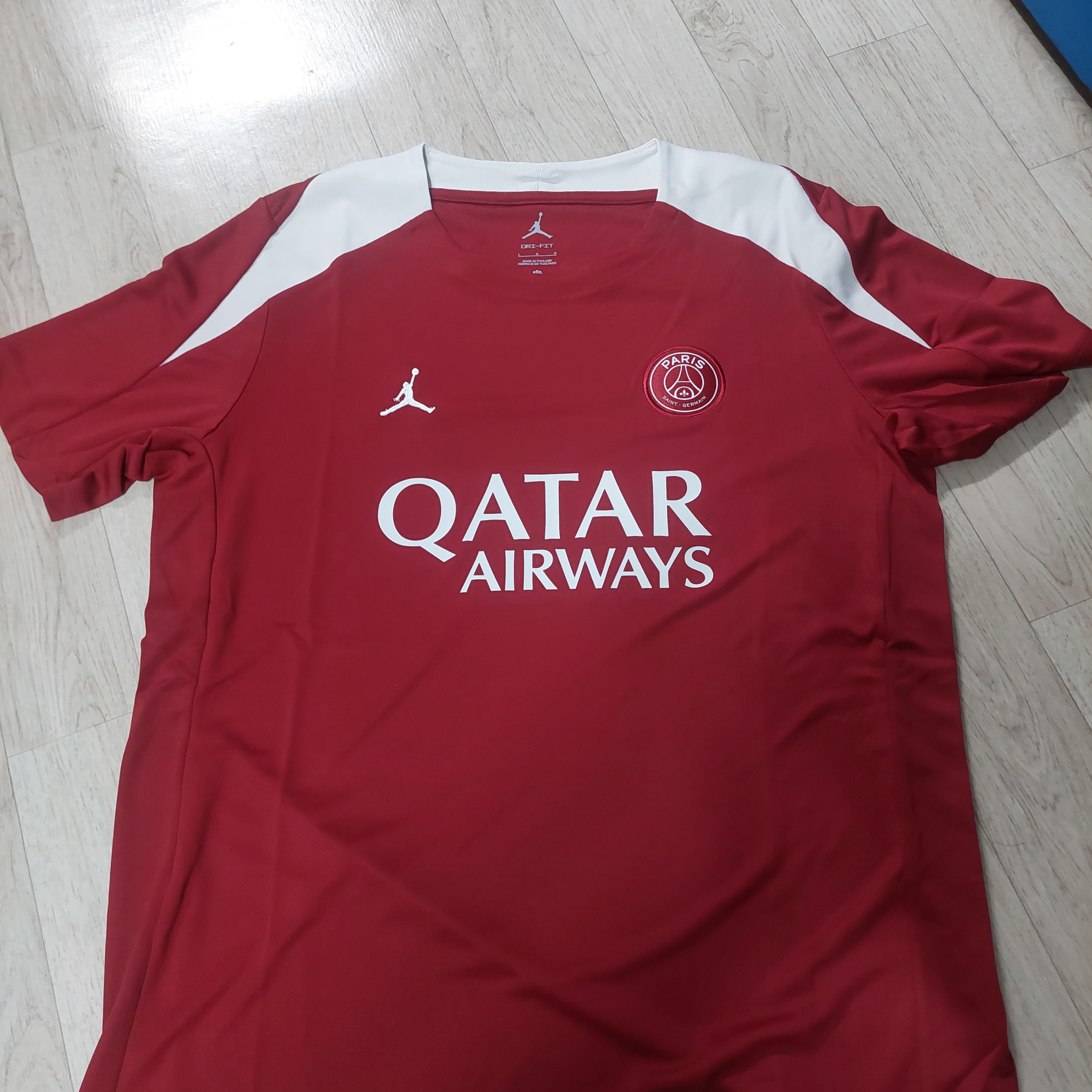Jordan x Paris Saint-Germain Strike Fourth Dri-Fit Football Knit Short Sleeve Top Wings Jordan Red Phantom (Non Marking Ver.) 착용 스타일