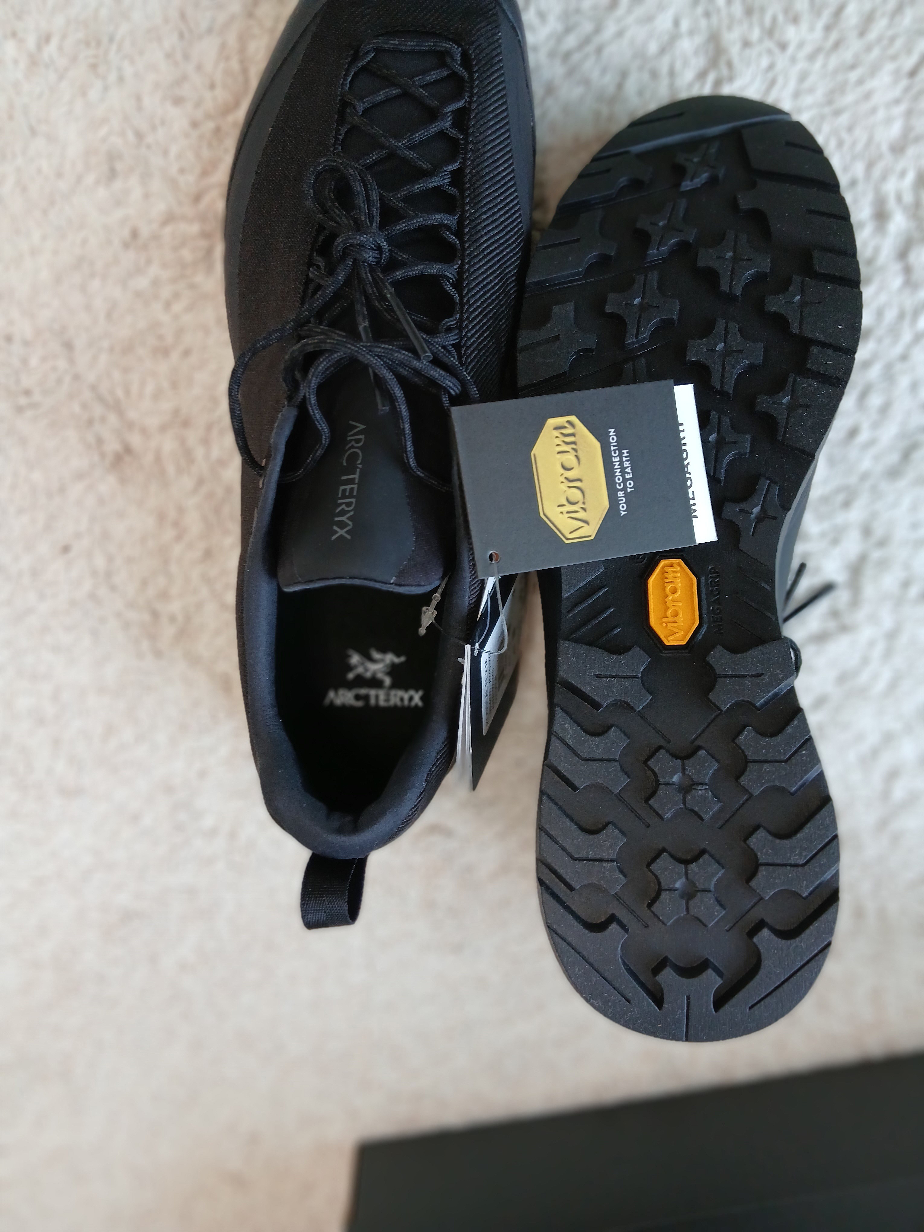 Arc'teryx Konseal FL 2 Black Carbon Copy 착용 스타일 - 5