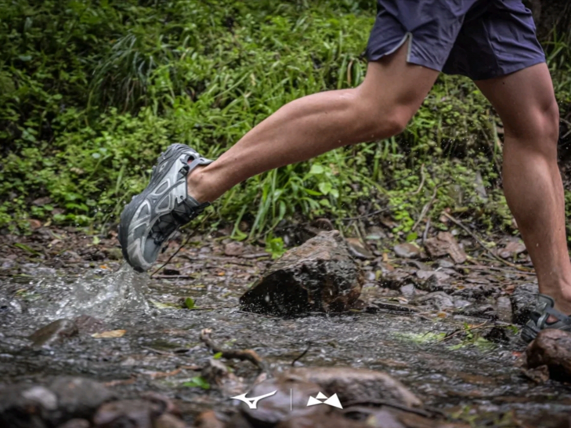 Mizuno Racer Trail SE Silver Grey 착용 스타일