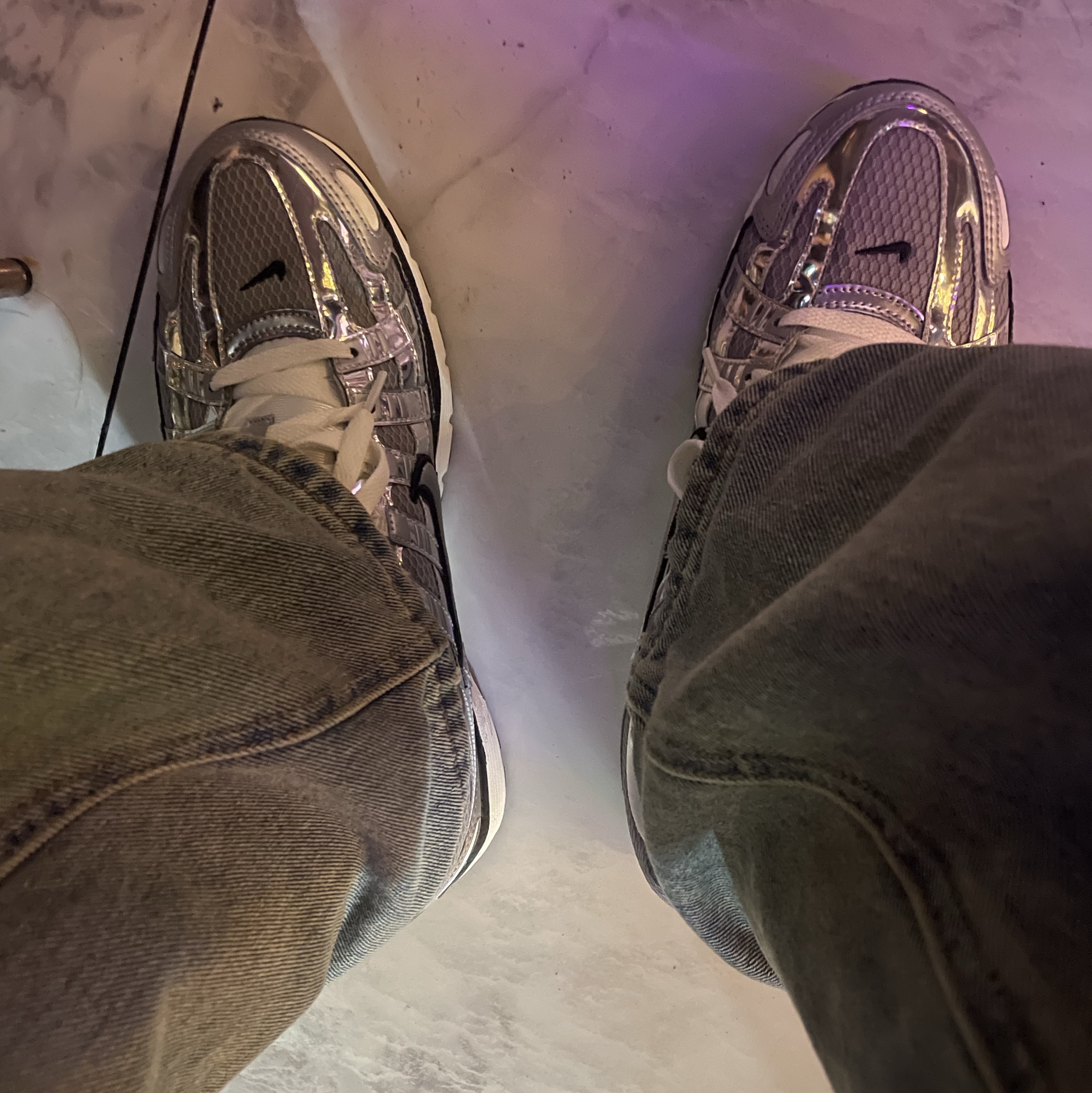 Nike P-6000 Metallic Silver 착용 스타일 - 3