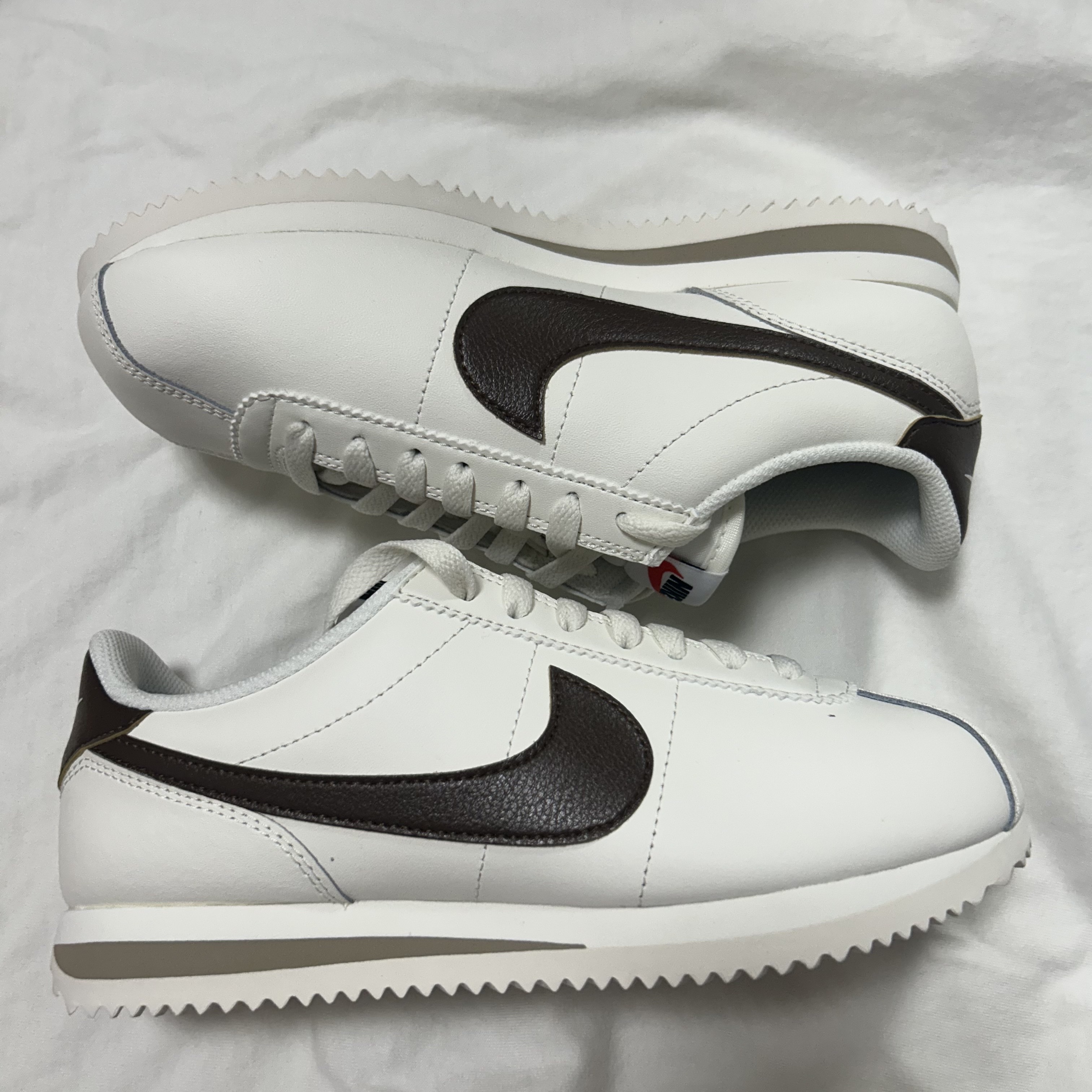 (W) Nike Cortez Sail Cacao Wow 착용 스타일