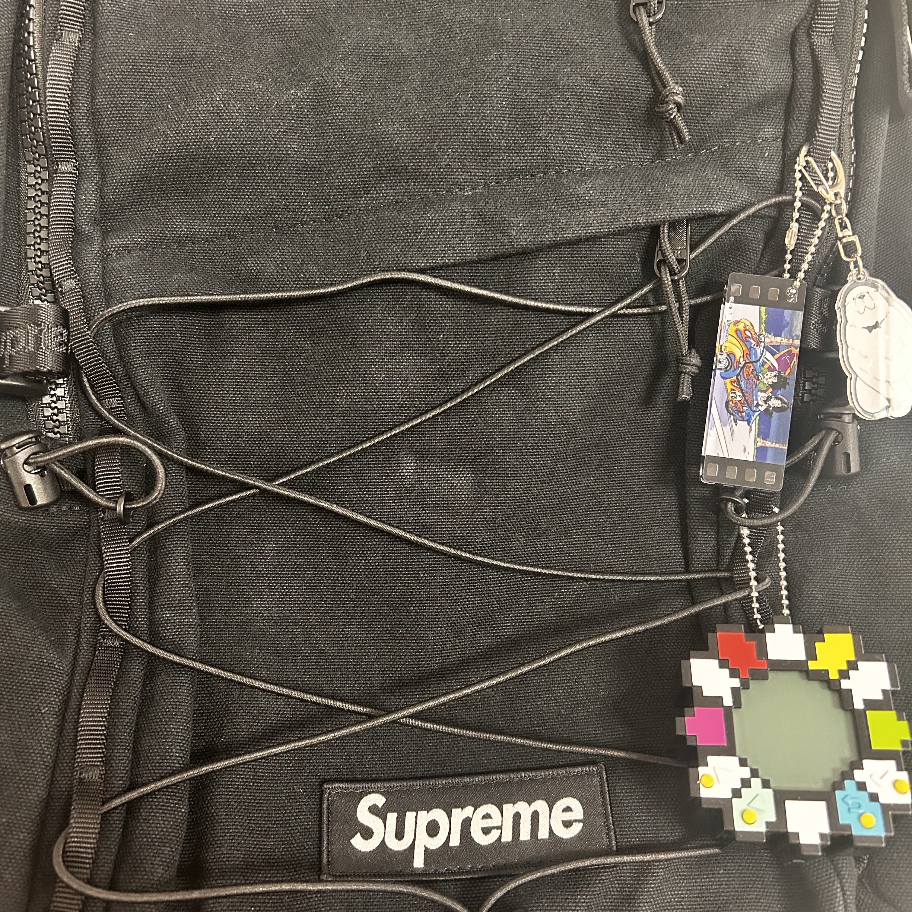 Supreme Backpack Black - 25SS, Kaikai Kiki Flower Go Walk Black White 착용 스타일