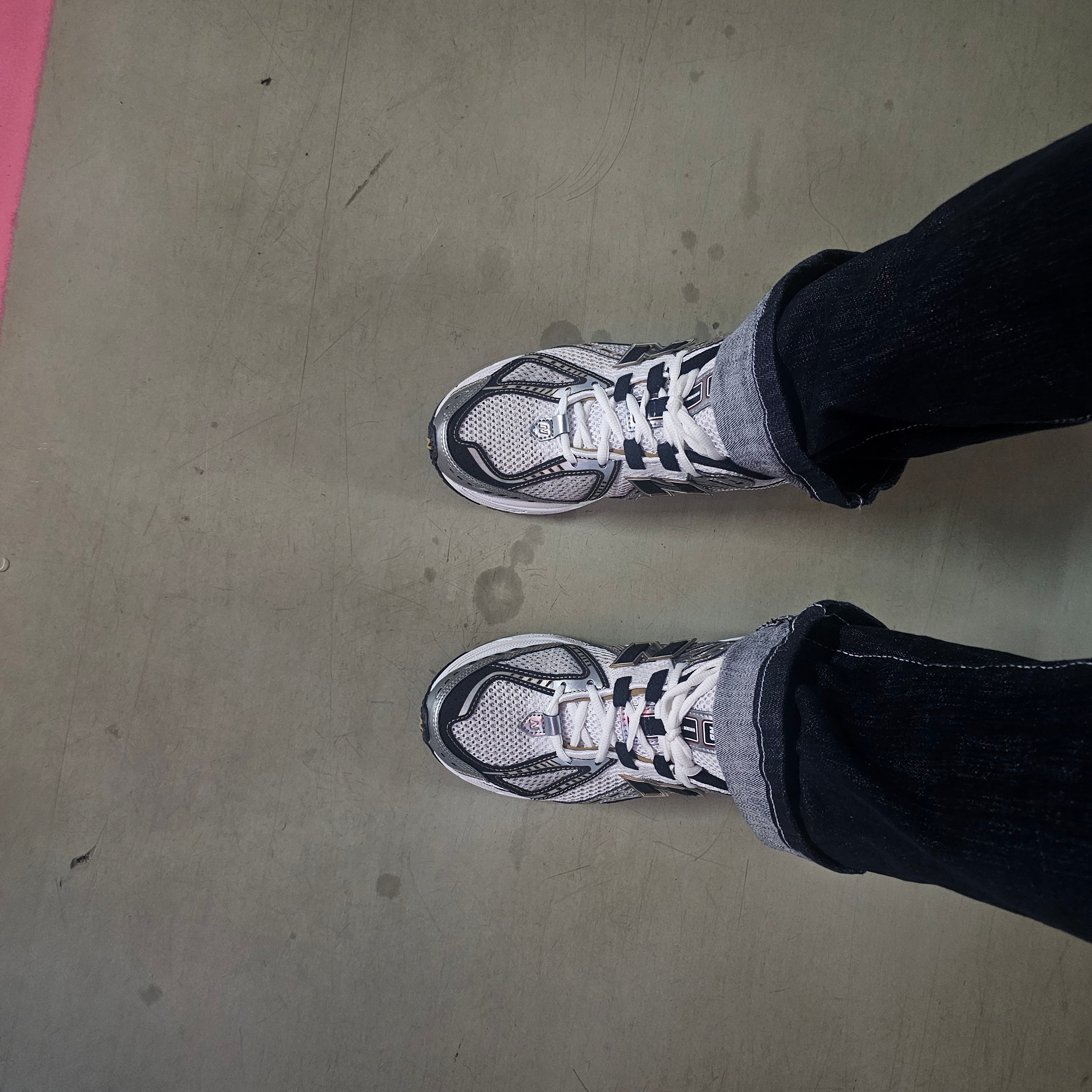 New Balance 1906R White Gold 착용 스타일 - 2