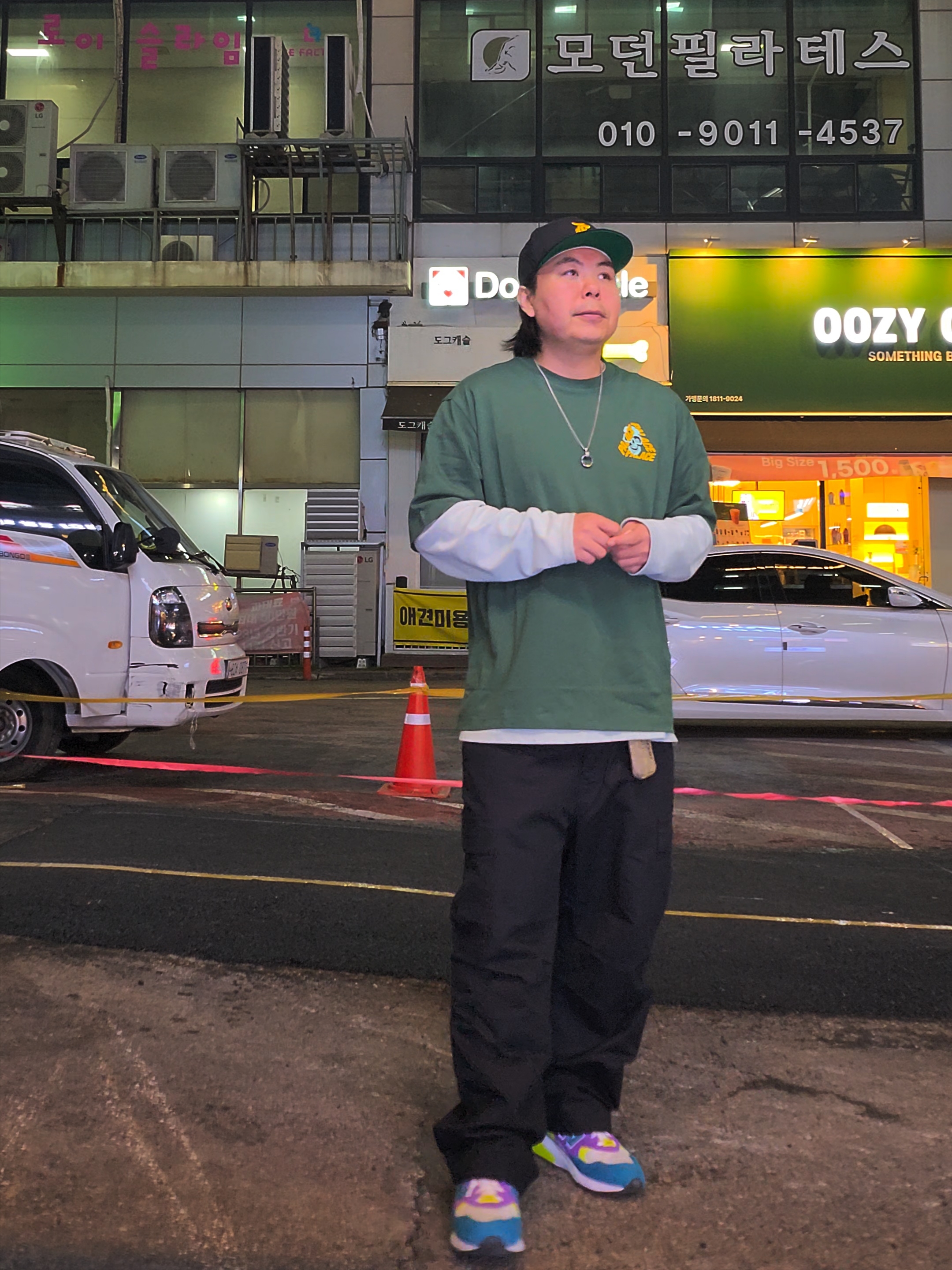 Palace P3 Skull T-Shirt Racey Green - 25SS, Essentials x New Era Classic Collection 59FIFTY Fitted Cap Pittsburgh Pirates 착용 스타일 - 2
