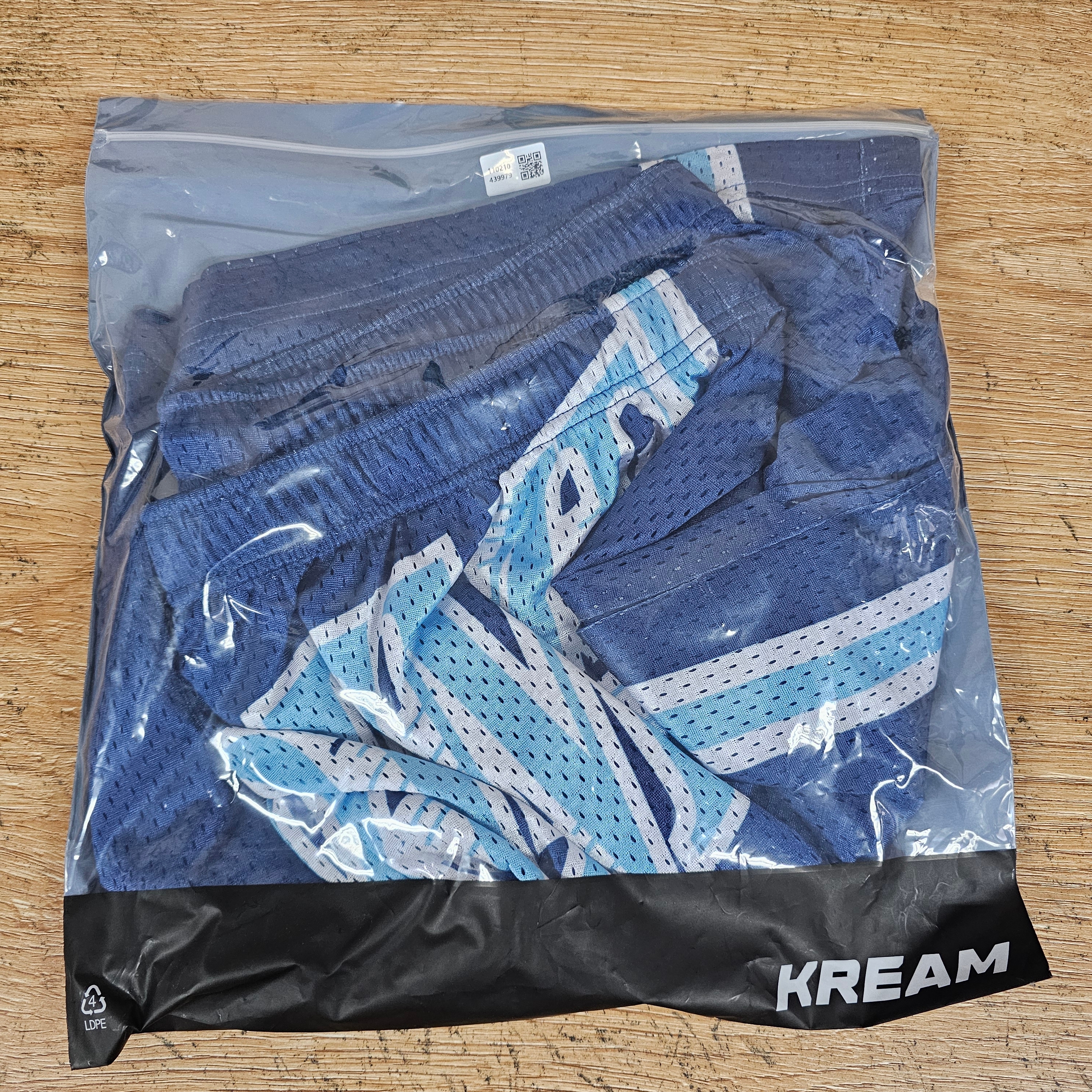 Supreme Slap Shot Mesh Shorts Navy - 23SS 착용 스타일