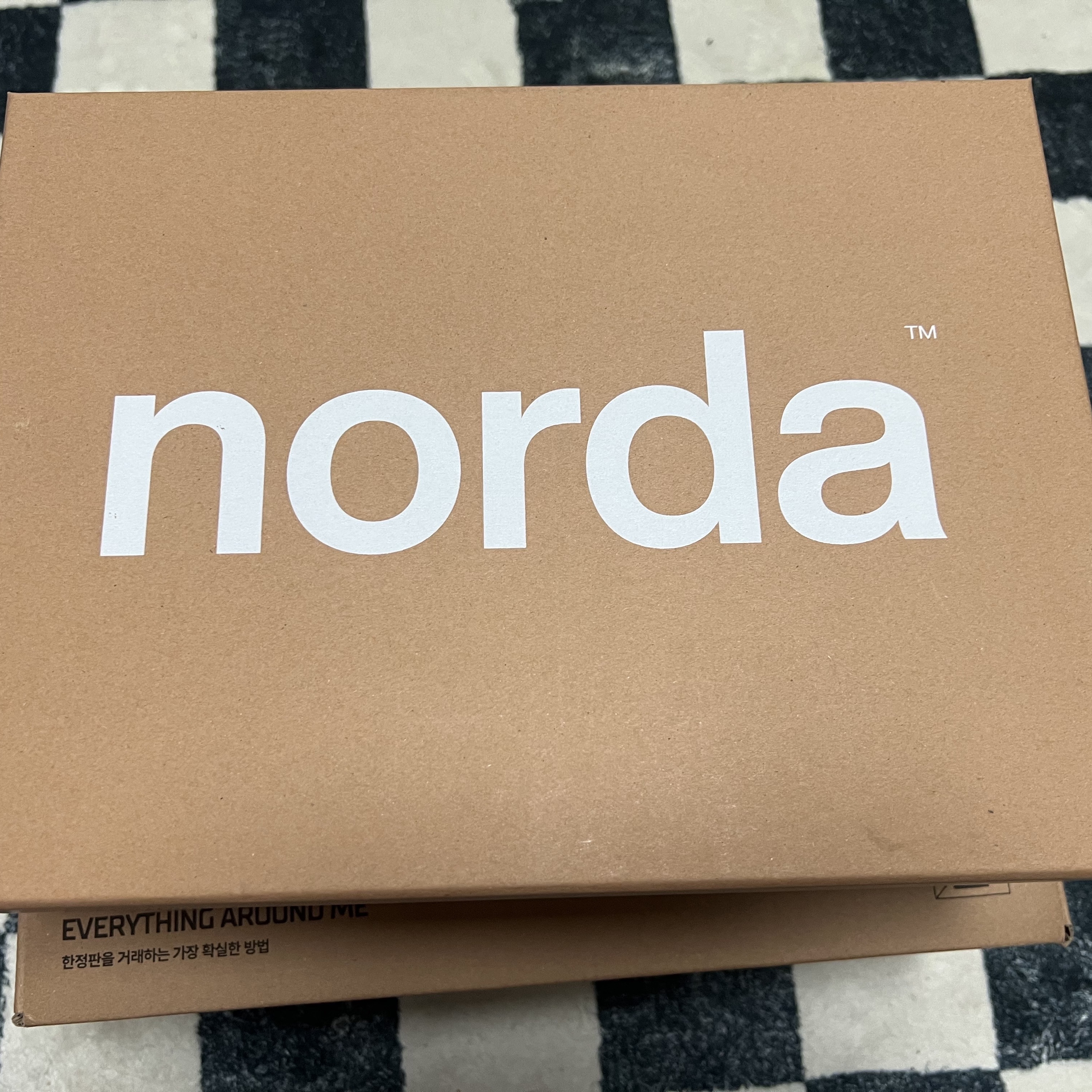 Norda 001/A Cinder 착용 스타일 - 2