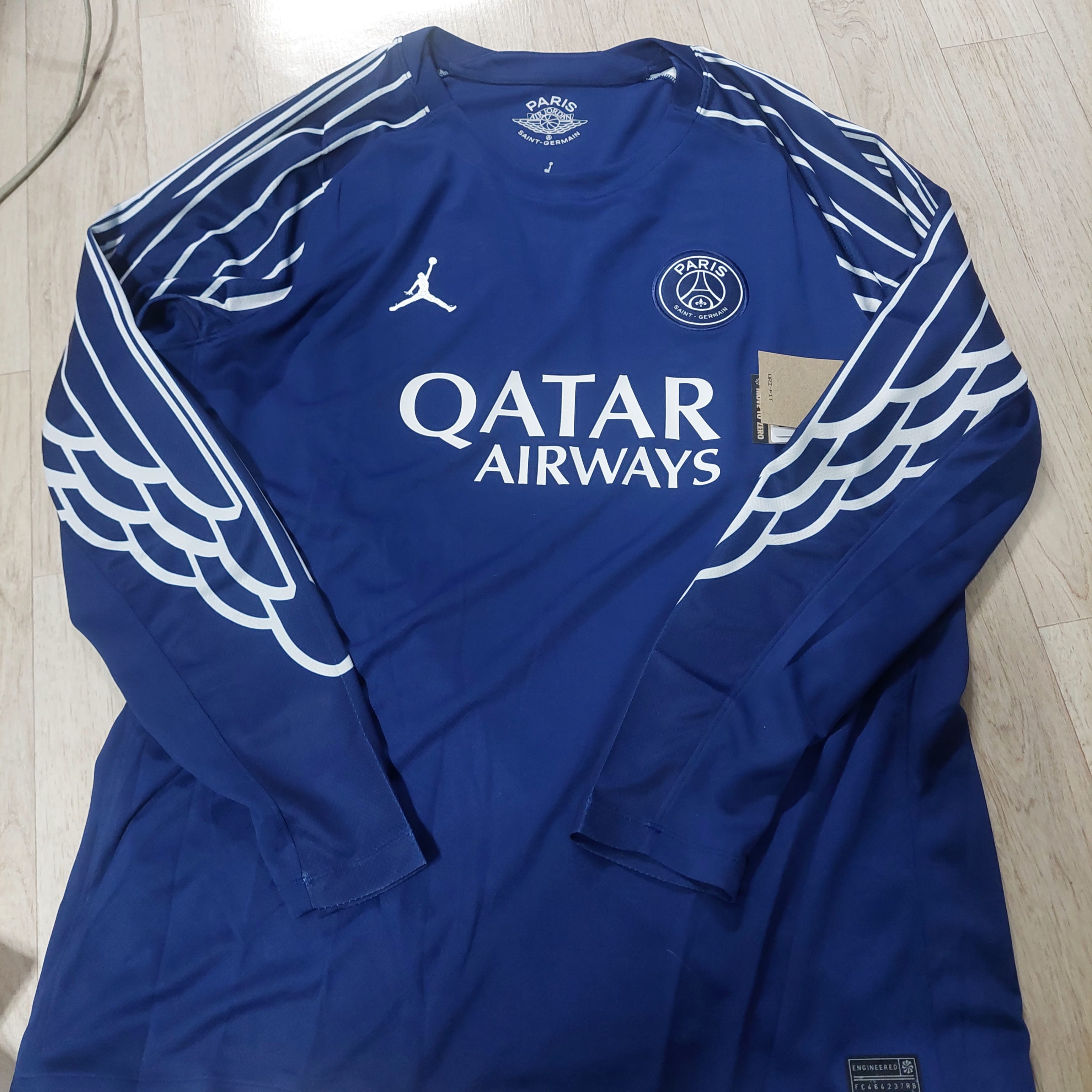 Jordan x Paris Saint-Germain 2024/25 Stadium 4th Dri-Fit Replica Long-Sleeve Jersey Blue Void Phantom (Non Marking Ver.) 착용 스타일