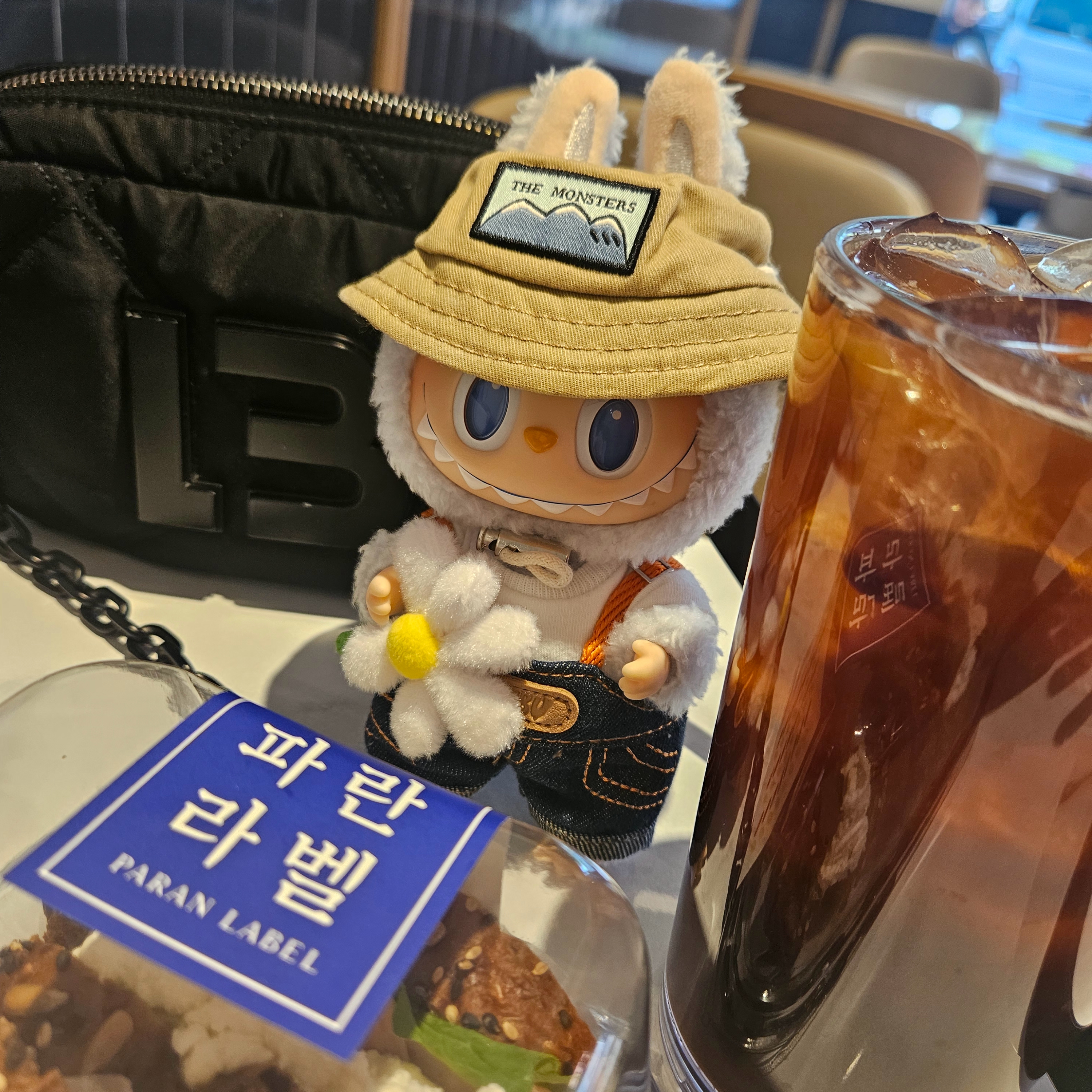 Pop Mart Fall In Wild Labubu Series Toy Keyring 착용 스타일 - 2