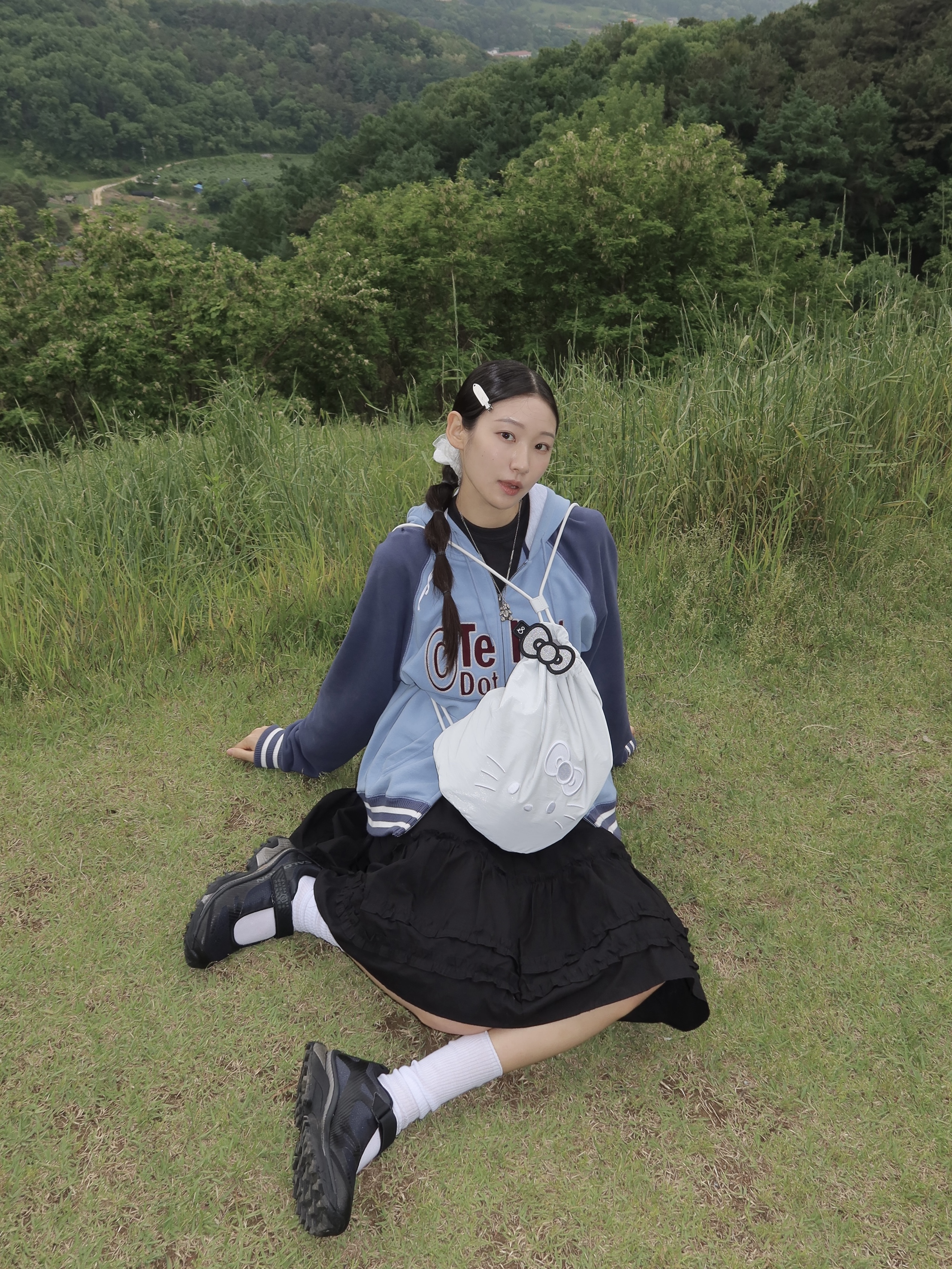 Salomon x MM6 Maison Margiela XT-Marie Jeanne Black Soft Clay, Joseph&Stacey Sleek String Backpack Hello Kitty White 착용 스타일