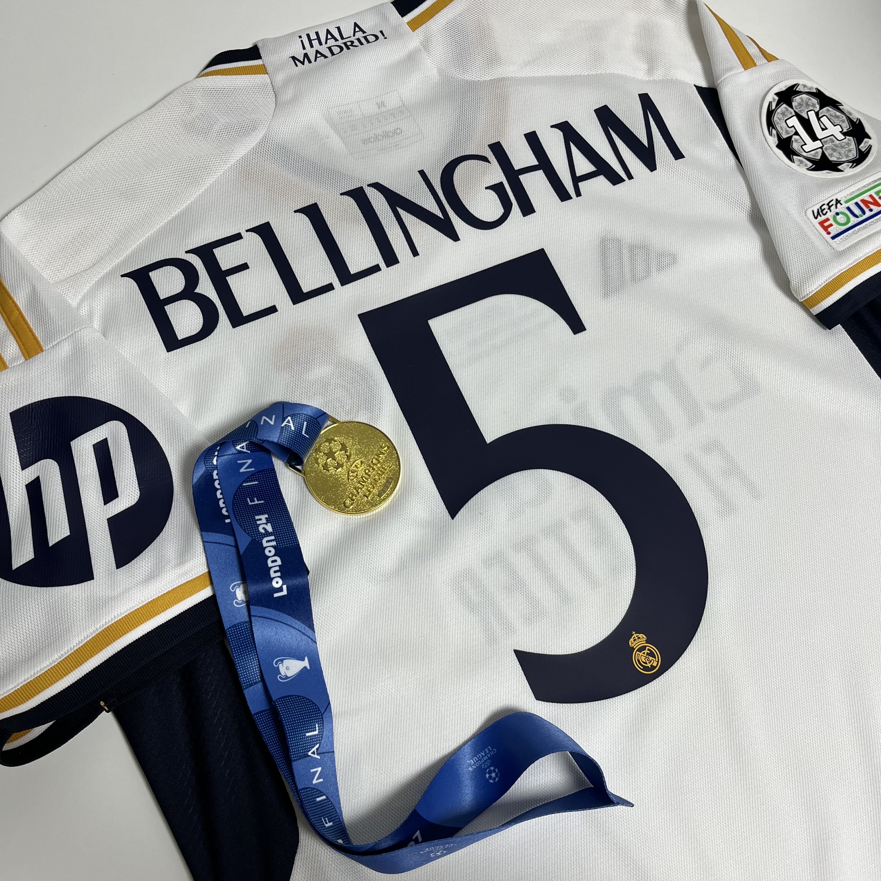 Adidas Real Madrid 2024/25 Home Jersey White - KR Sizing (Non Marking Ver.), Adidas Real Madrid 2023/24 Home Jersey White - US Sizing (Non Marking Ver.) 착용 스타일 - 5