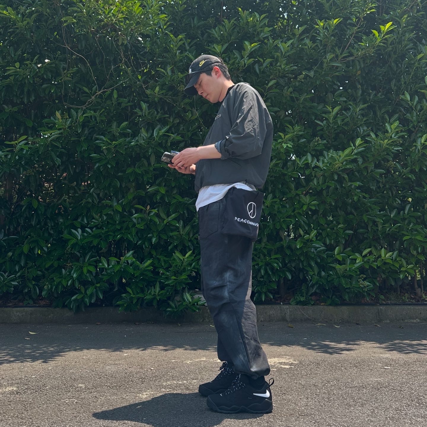 Nike x Supreme SB Darwin Low Black, Nike x Peaceminusone Wide Pants Black (DR0096-010) 착용 스타일 - 1