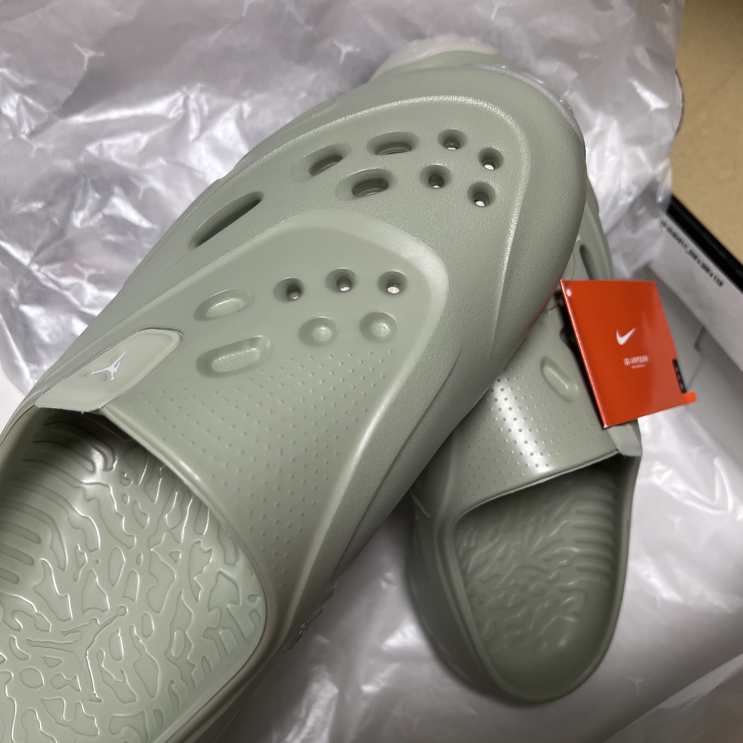 Jordan Roam Slide Spruce Fog Light Bone 착용 스타일 - 4
