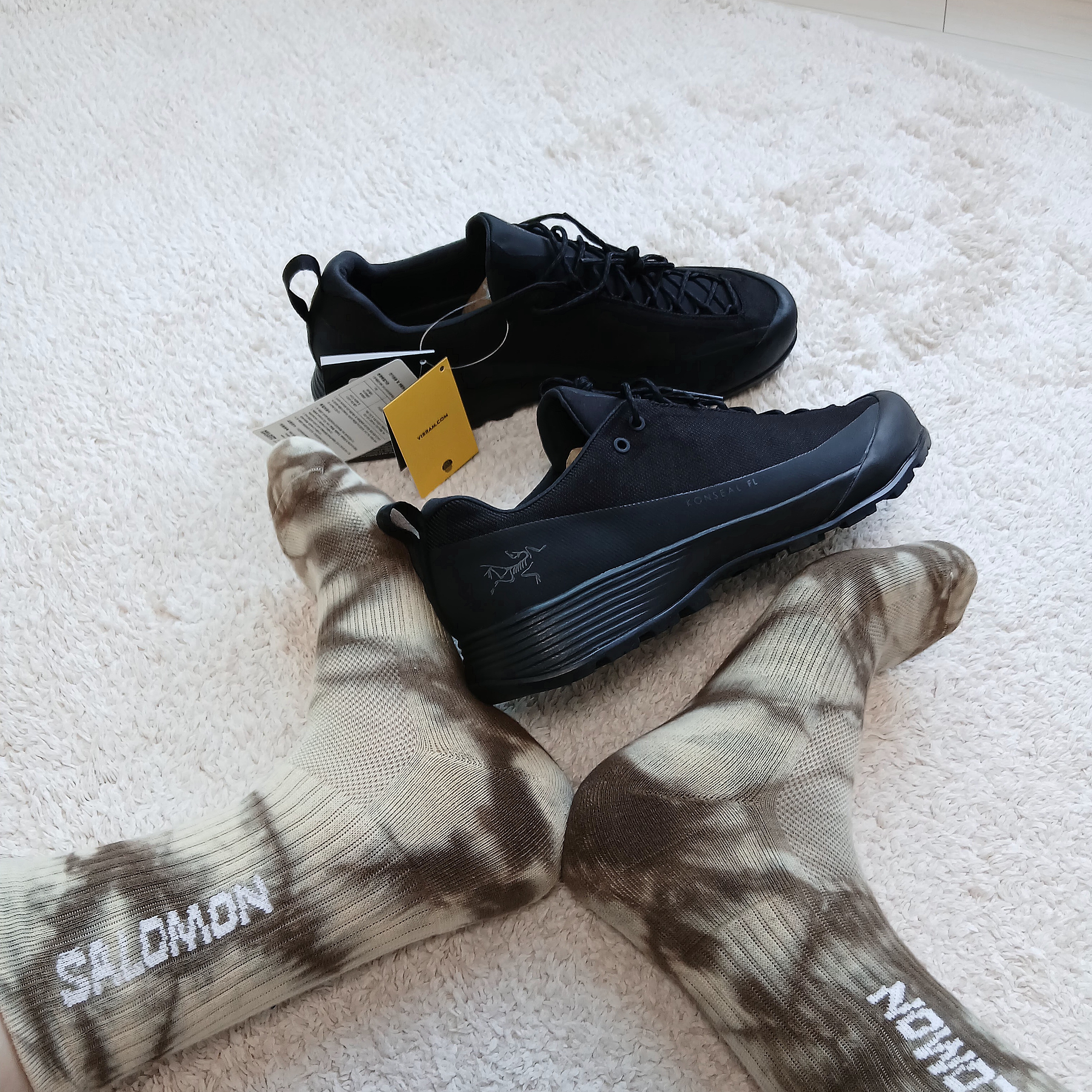 Arc'teryx Konseal FL 2 Black Carbon Copy 착용 스타일 - 1
