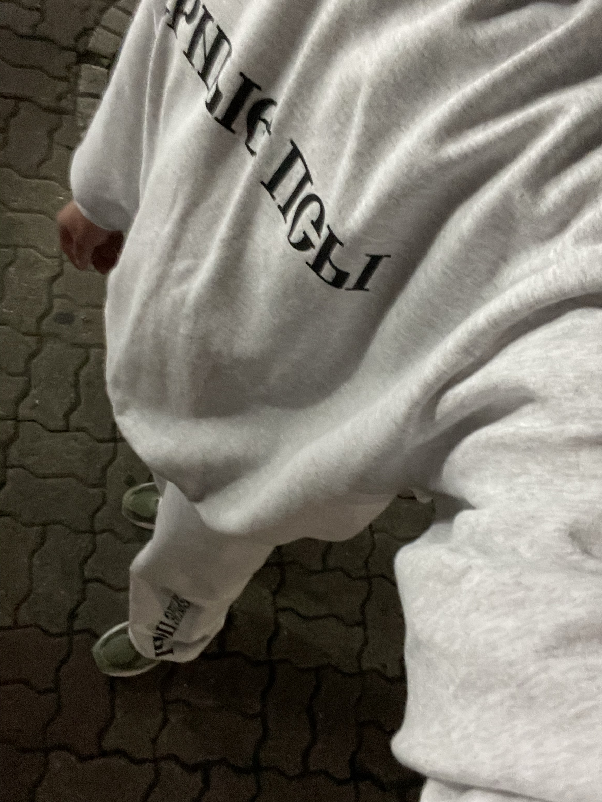 Yeezy x Gosha Rubchinskiy YZY Black Dogs Hoodie Heather Grey, Yeezy x Gosha Rubchinskiy YZY Black Dogs Jogger Heather Grey 착용 스타일 - 4