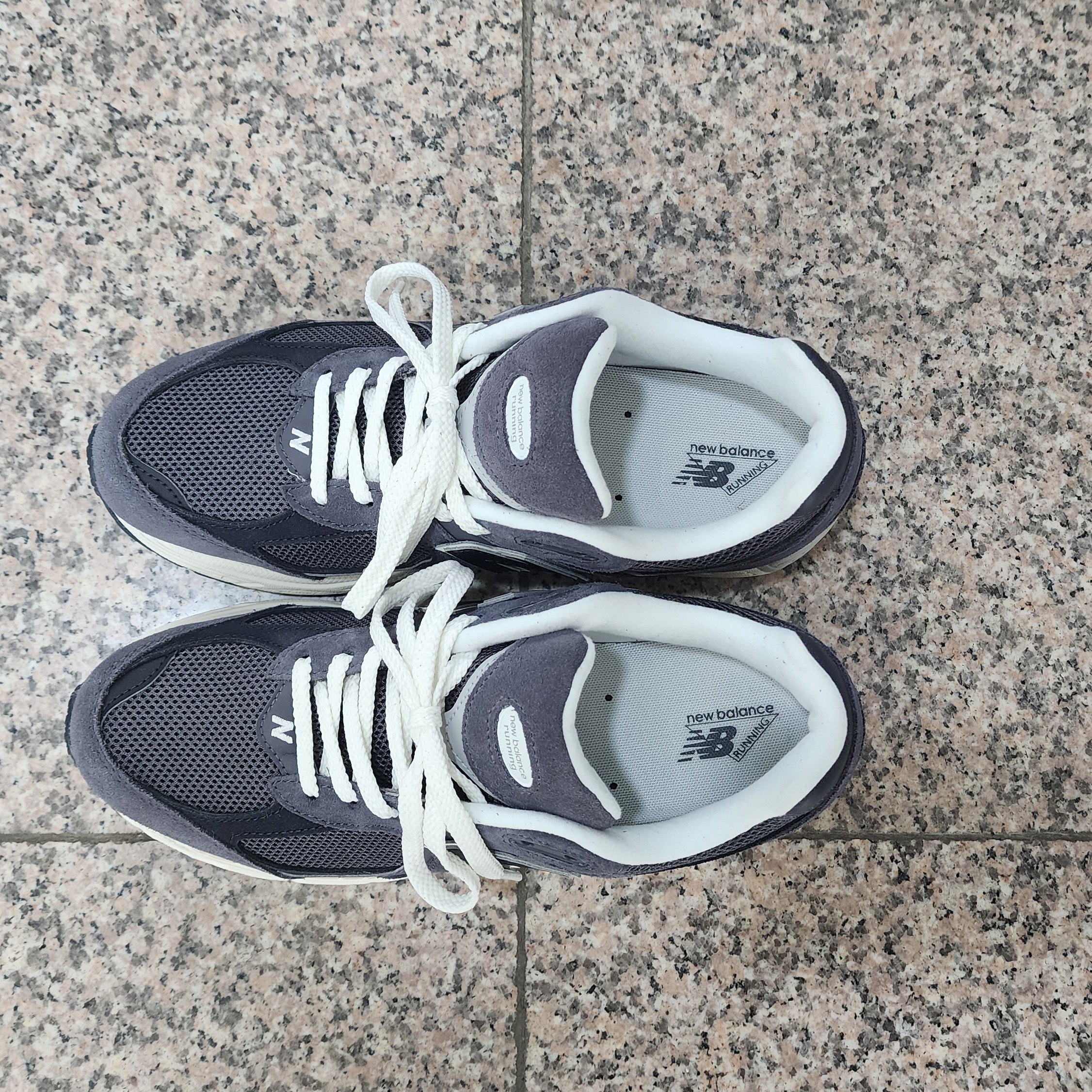 New Balance 2002R Magnet Phantom 착용 스타일 - 3
