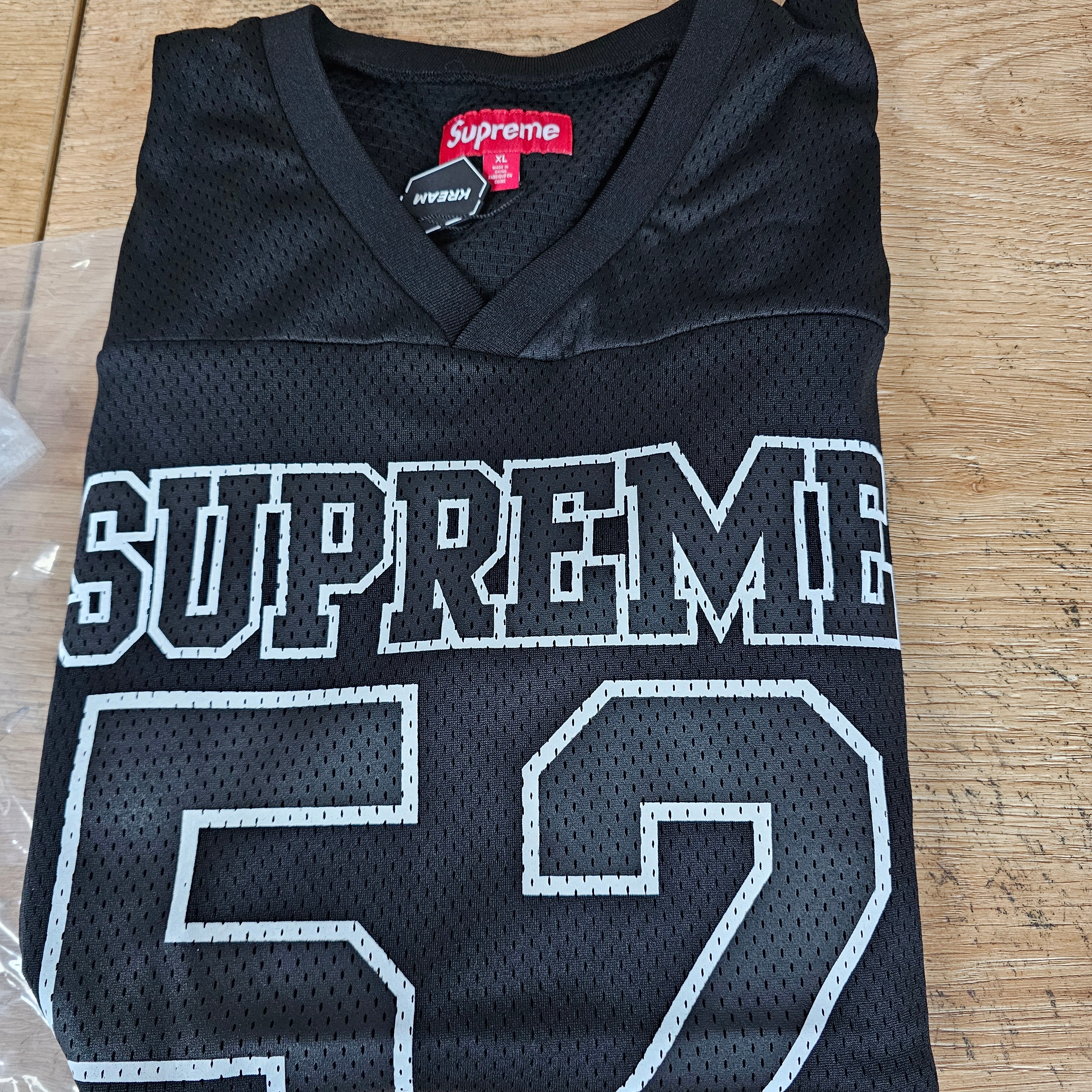 Supreme Spiderweb Football Jersey Black - 24SS 착용 스타일