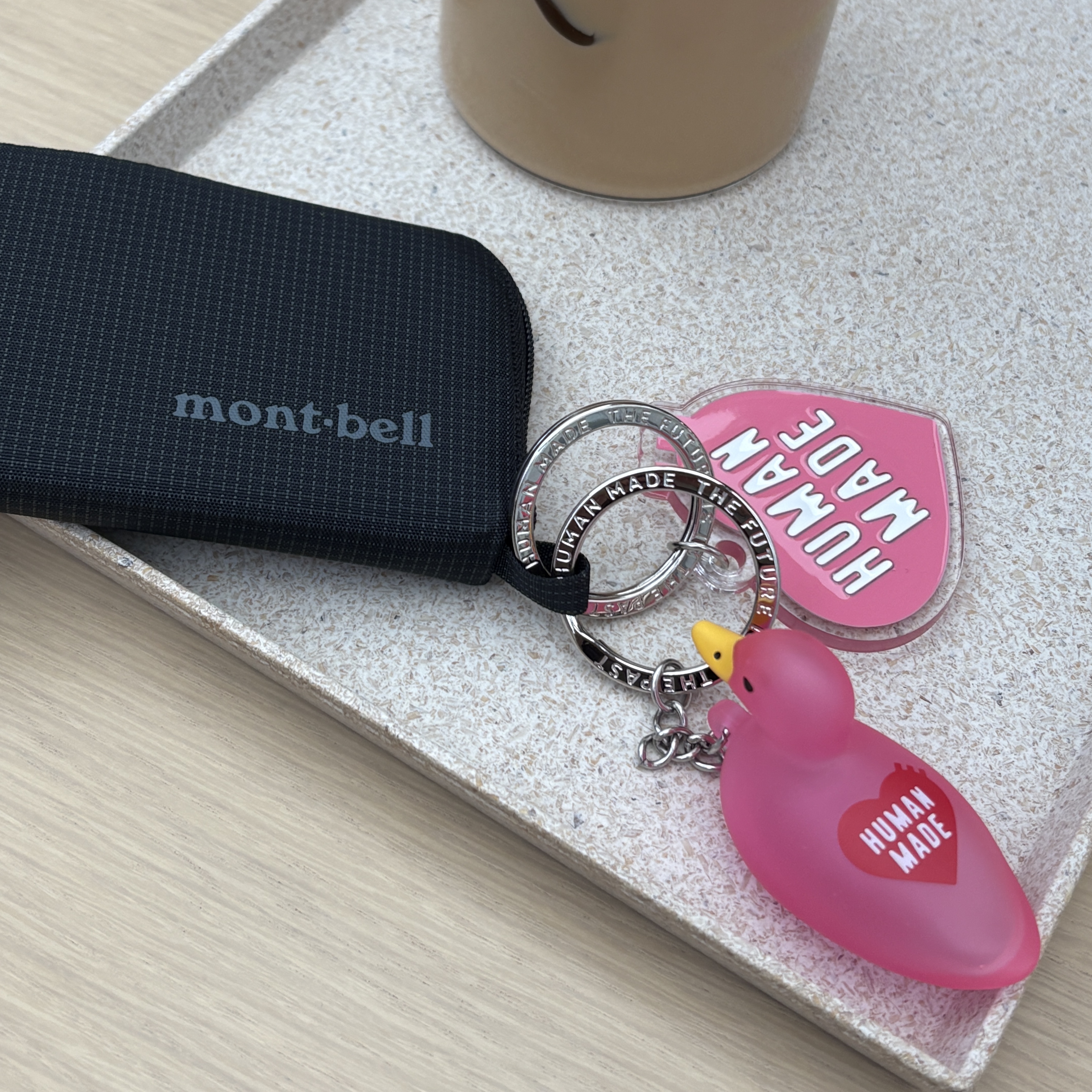 Montbell Mini Zip Wallet Black - 25SS, Human Made Acrylic Heart Keyring Pink 착용 스타일