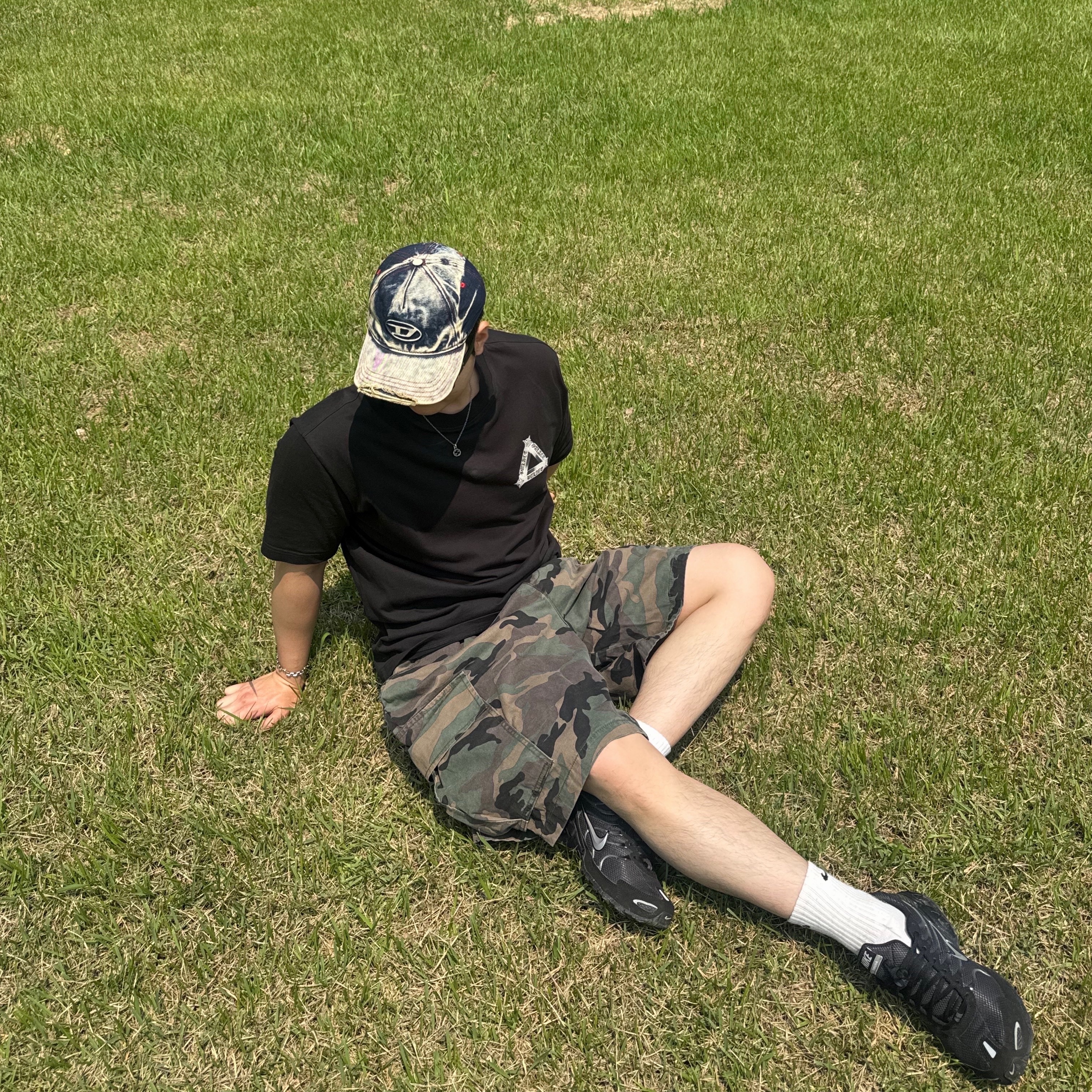 Diesel C-Seymon Treated Denim Baseball Cap Blue White, Palace Tri-OG T-Shirt Black - 24SS 착용 스타일 - 1
